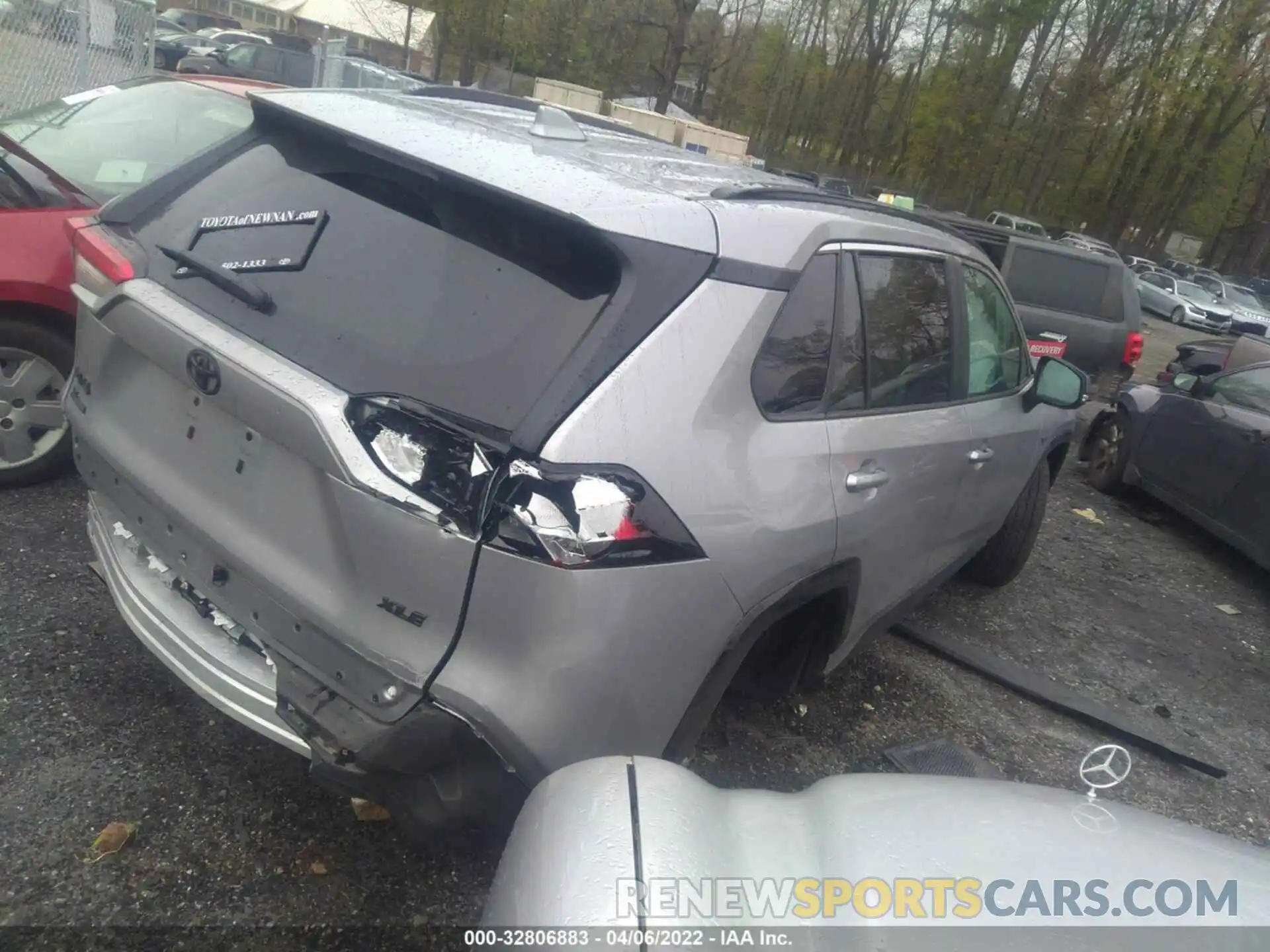 4 Photograph of a damaged car 2T3W1RFVXMC131454 TOYOTA RAV4 2021