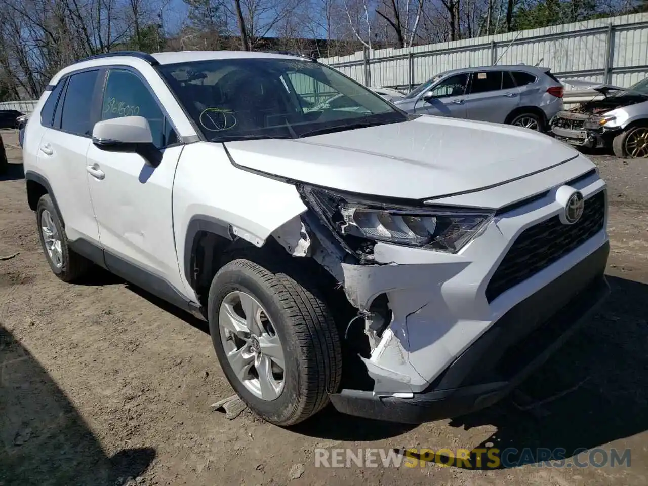 1 Photograph of a damaged car 2T3W1RFVXMC152613 TOYOTA RAV4 2021