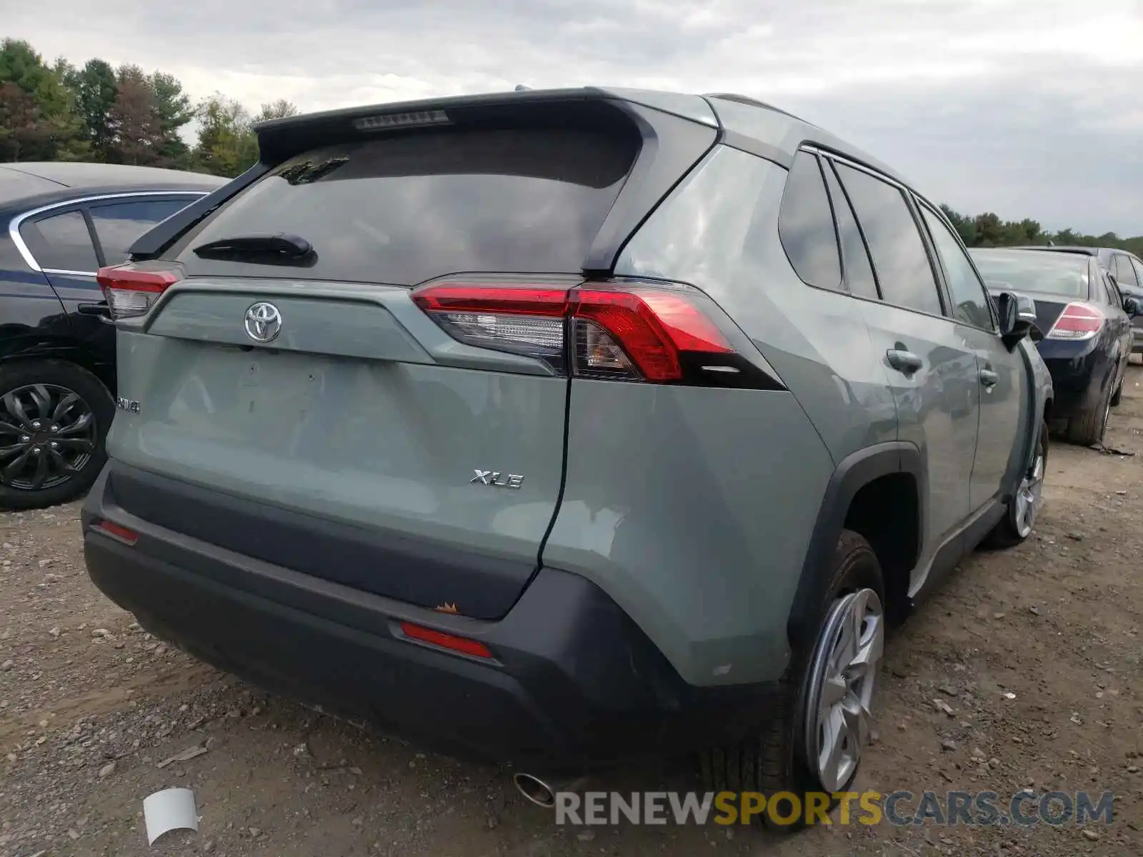 4 Photograph of a damaged car 2T3W1RFVXMW104737 TOYOTA RAV4 2021