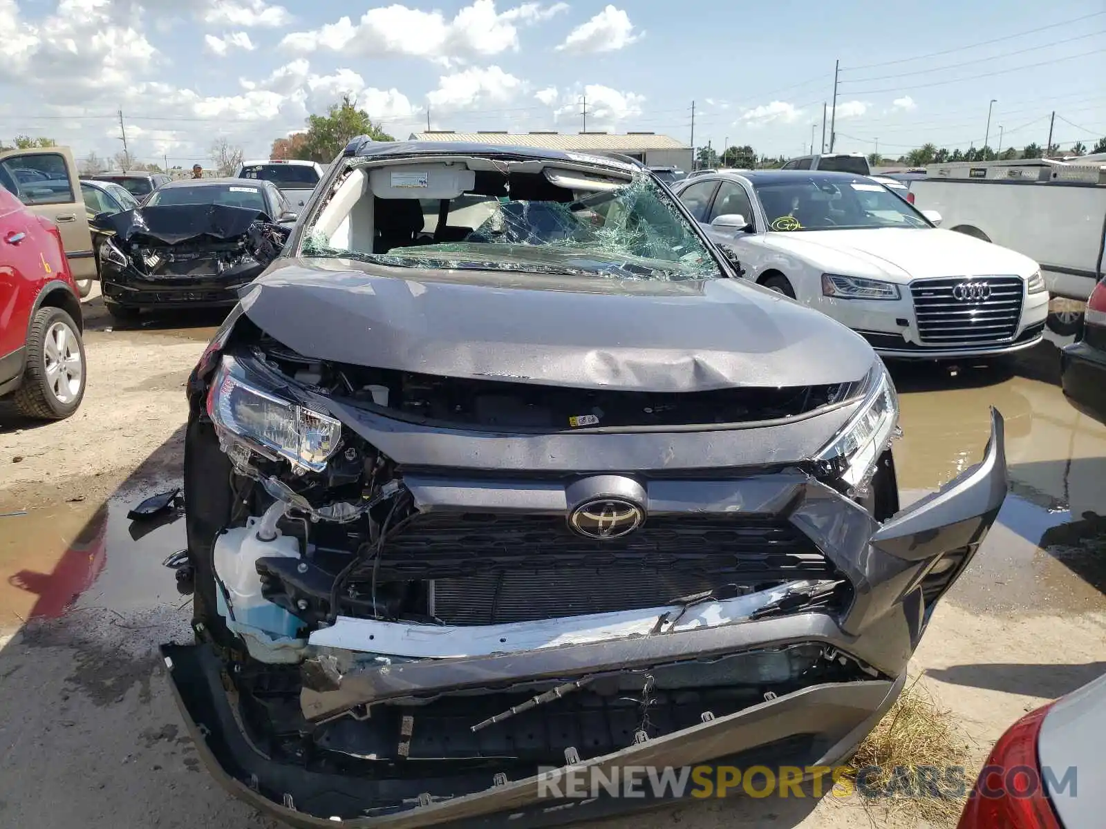 9 Photograph of a damaged car 2T3W1RFVXMW105256 TOYOTA RAV4 2021