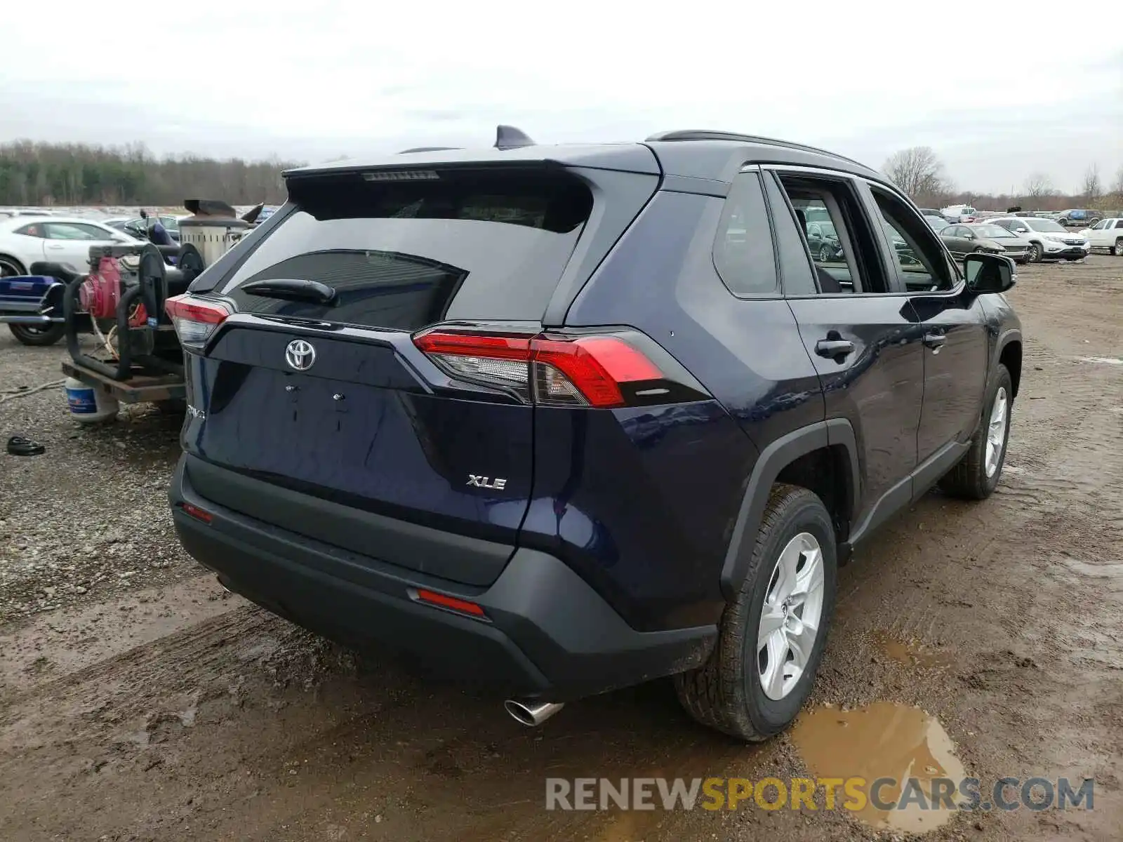 4 Photograph of a damaged car 2T3W1RFVXMW112336 TOYOTA RAV4 2021