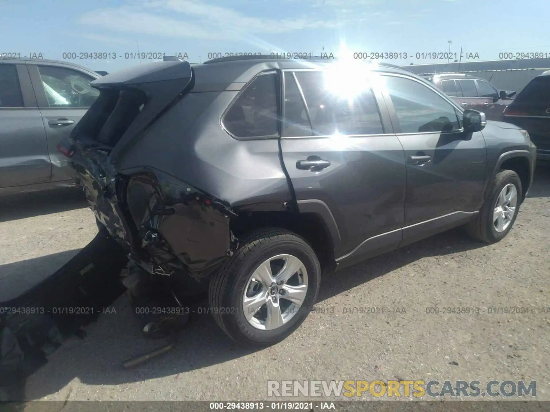 4 Photograph of a damaged car 2T3W1RFVXMW113020 TOYOTA RAV4 2021