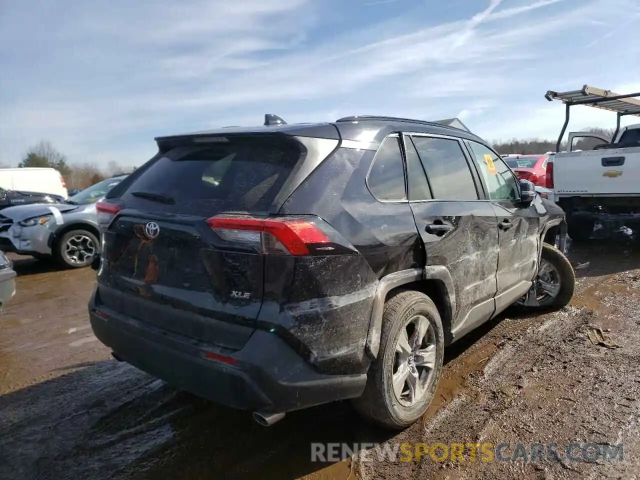 4 Photograph of a damaged car 2T3W1RFVXMW113082 TOYOTA RAV4 2021