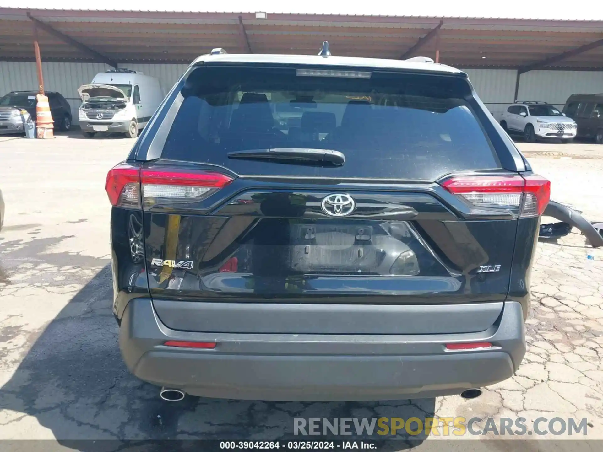 17 Photograph of a damaged car 2T3W1RFVXMW116421 TOYOTA RAV4 2021