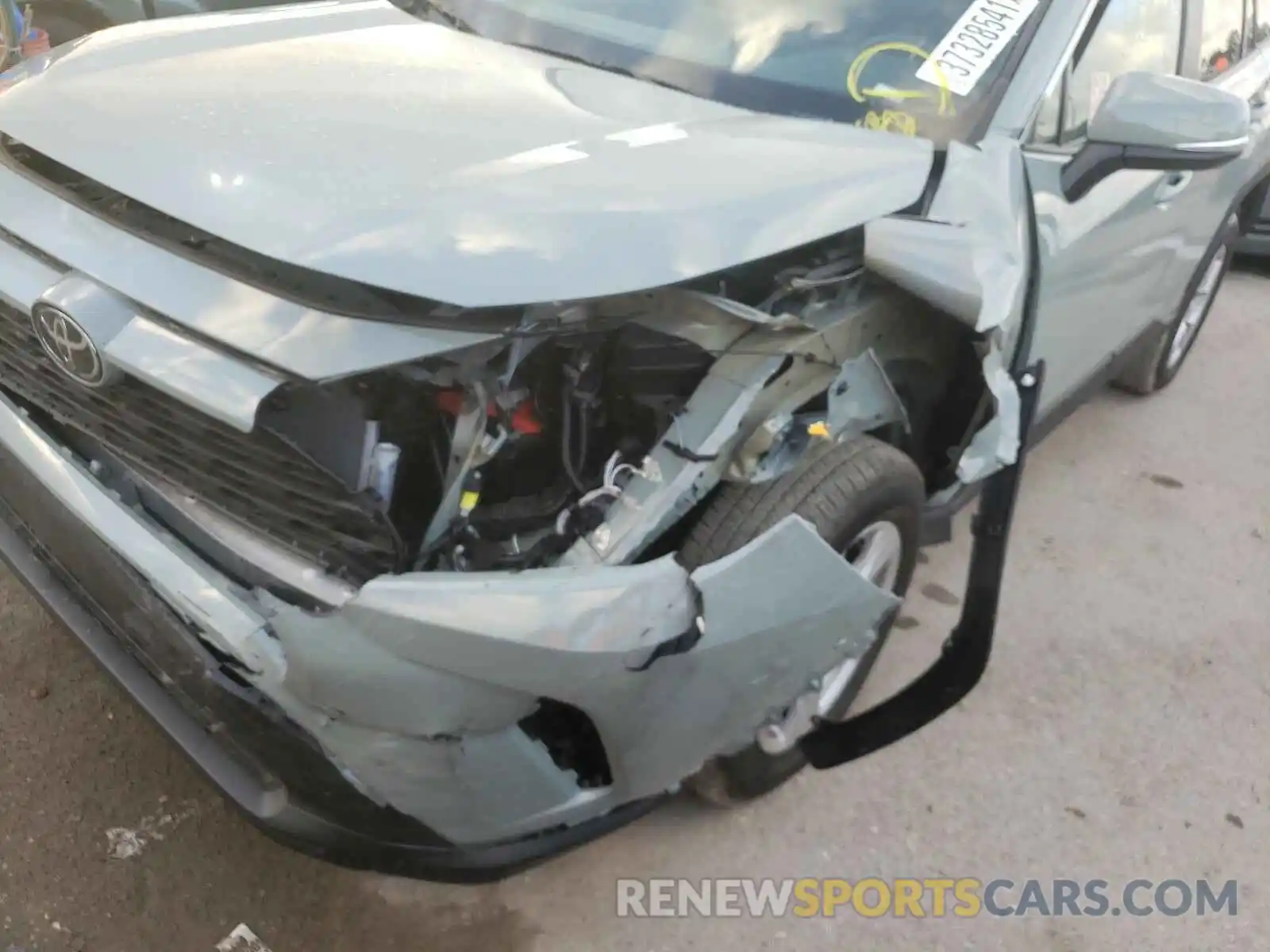 9 Photograph of a damaged car 2T3W1RFVXMW117004 TOYOTA RAV4 2021