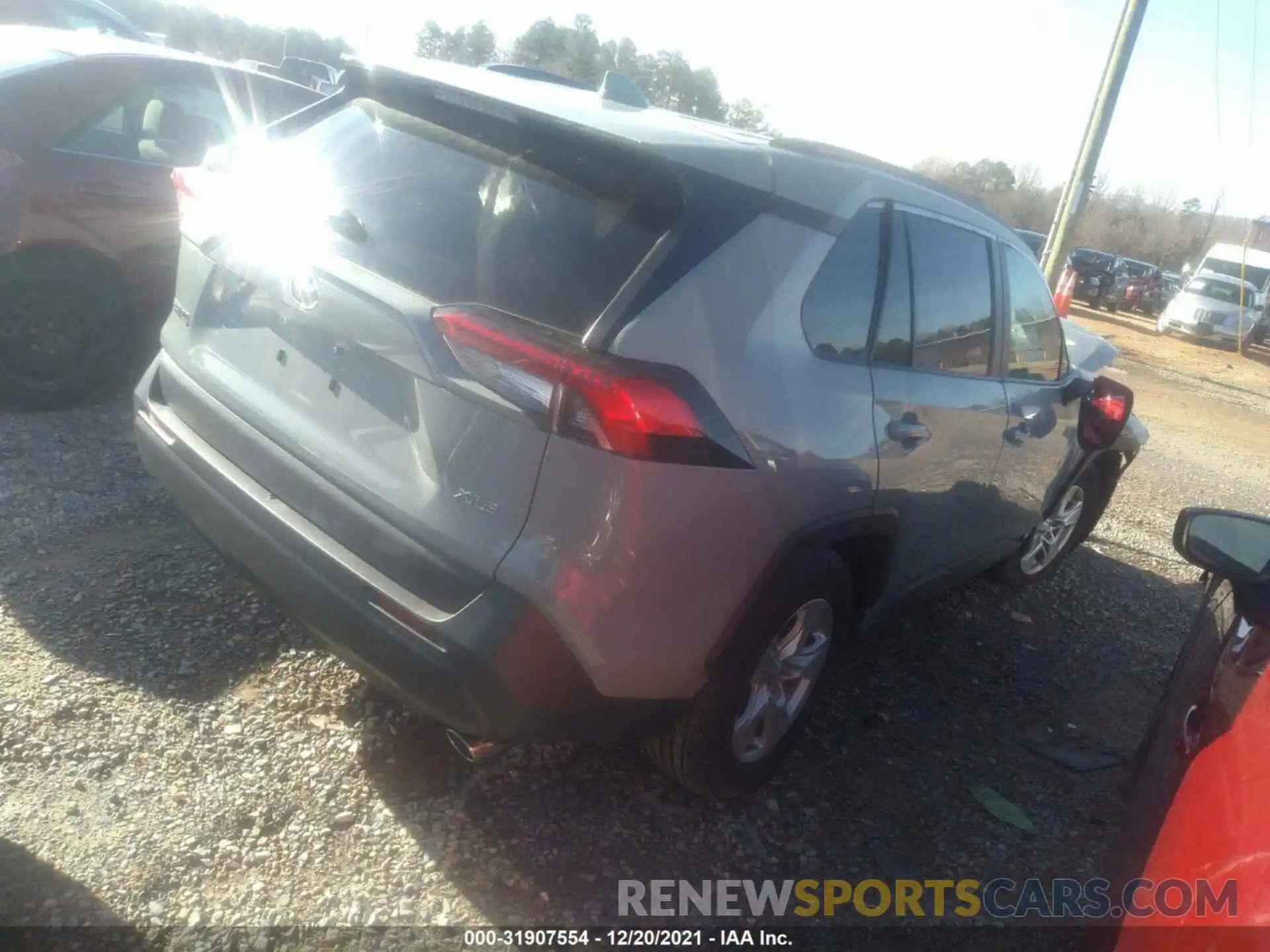 4 Photograph of a damaged car 2T3W1RFVXMW118993 TOYOTA RAV4 2021