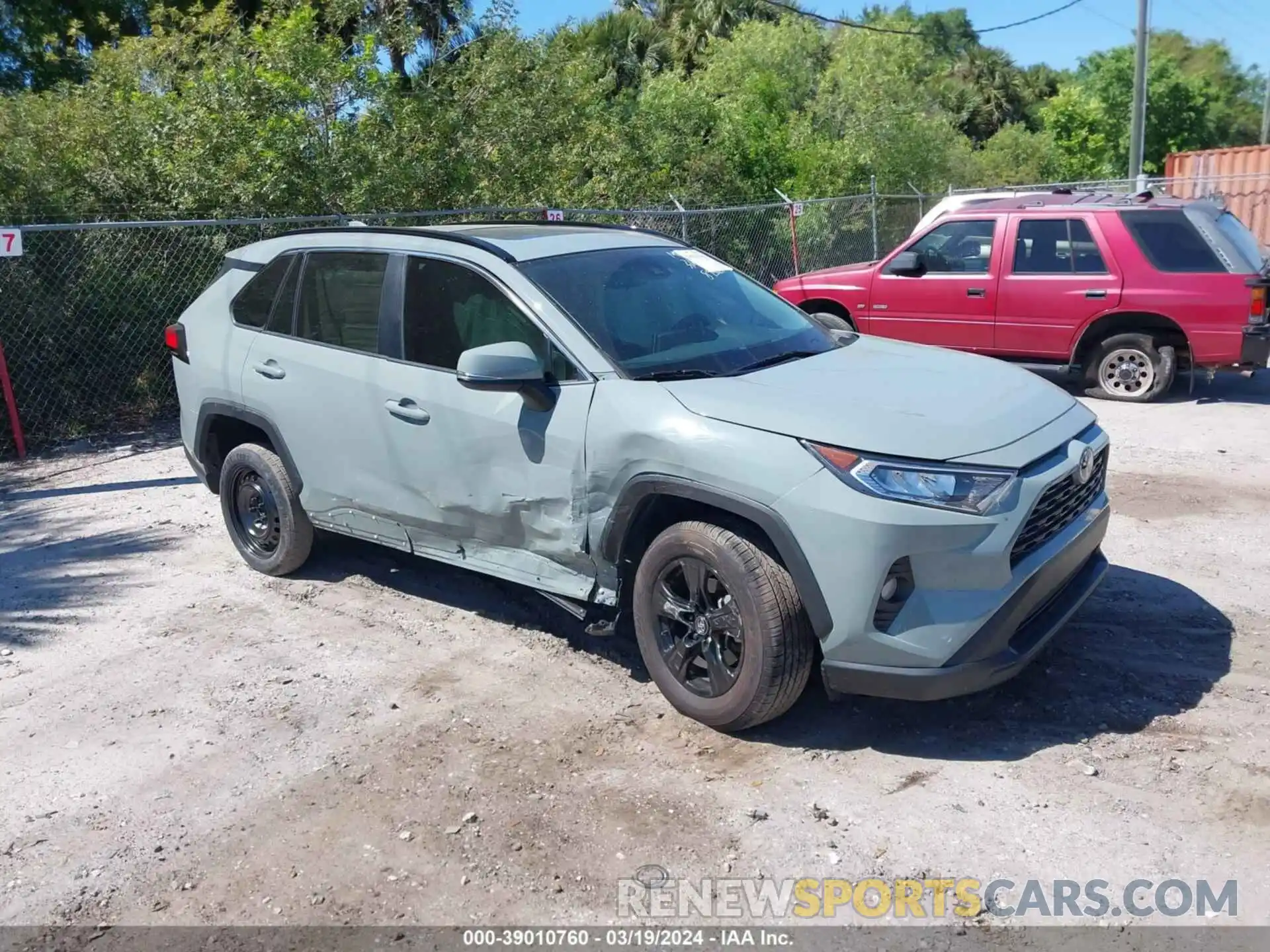 1 Photograph of a damaged car 2T3W1RFVXMW121599 TOYOTA RAV4 2021