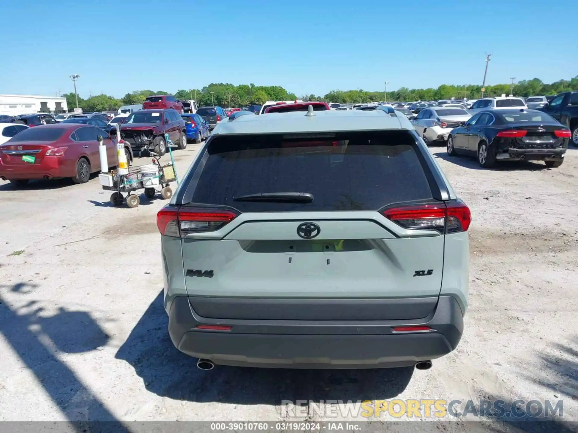 16 Photograph of a damaged car 2T3W1RFVXMW121599 TOYOTA RAV4 2021