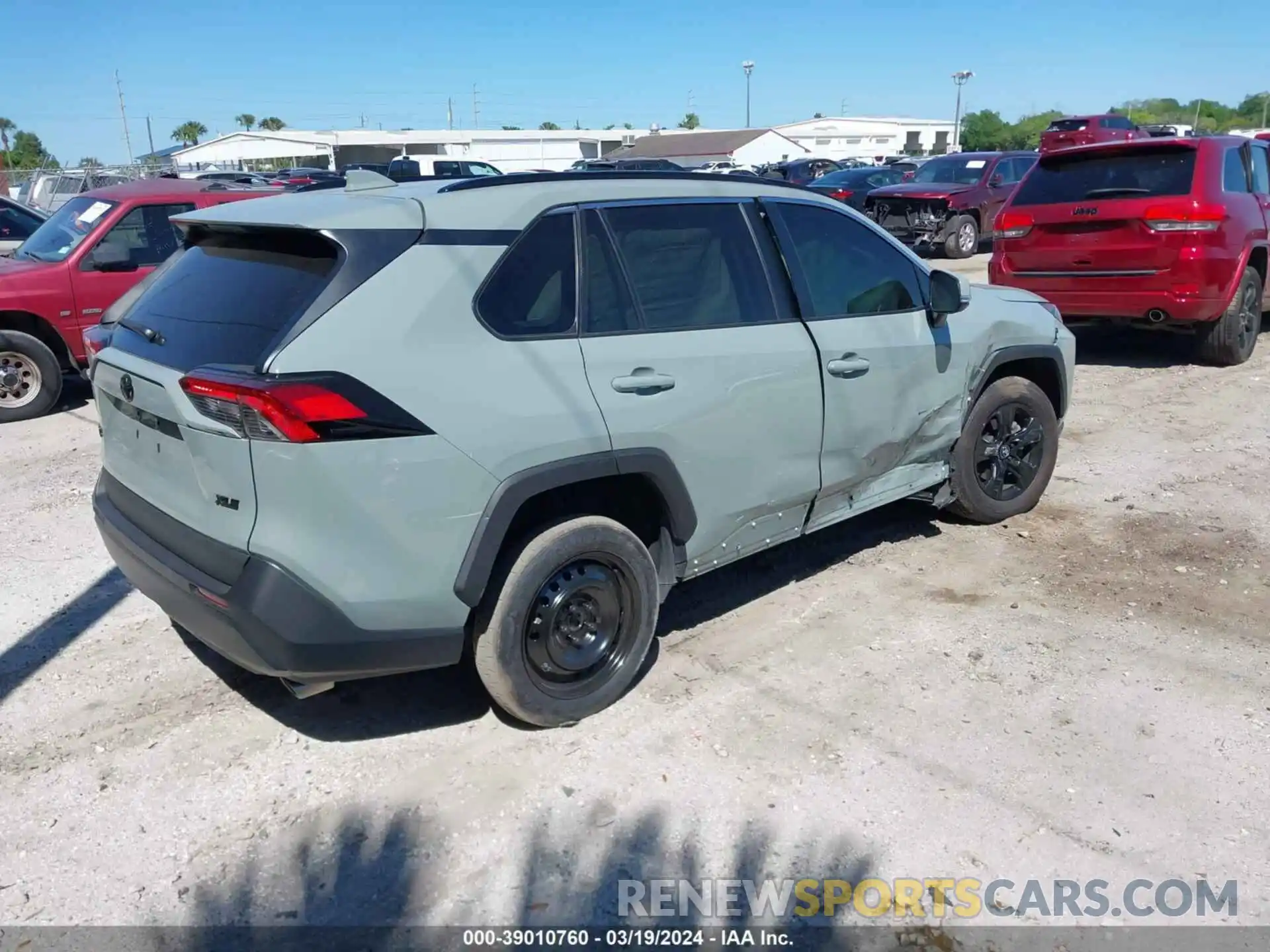 4 Photograph of a damaged car 2T3W1RFVXMW121599 TOYOTA RAV4 2021