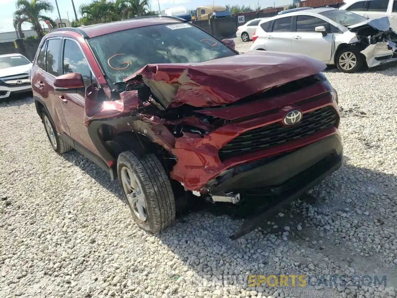 1 Photograph of a damaged car 2T3W1RFVXMW121747 TOYOTA RAV4 2021