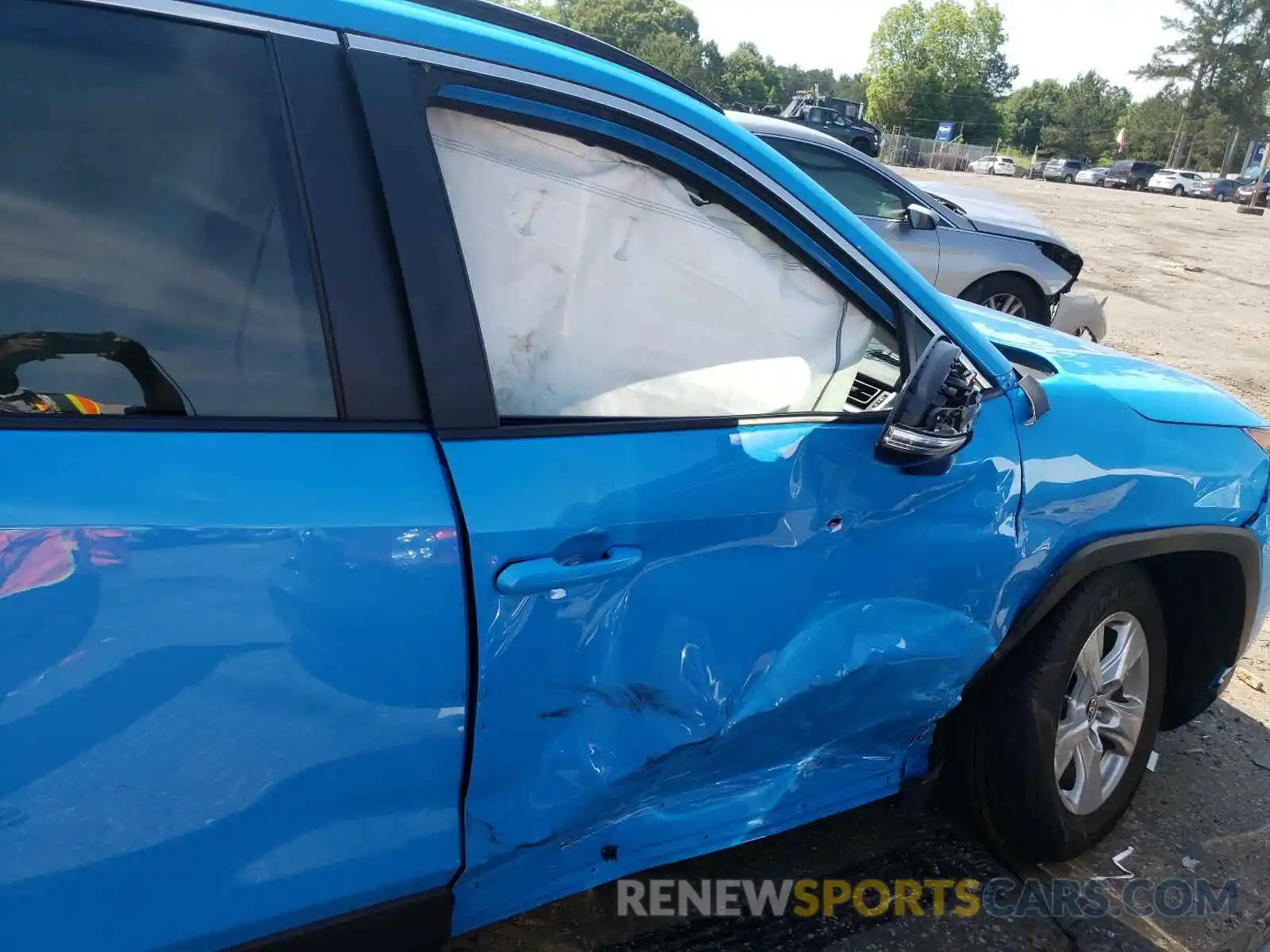 9 Photograph of a damaged car 2T3W1RFVXMW125457 TOYOTA RAV4 2021