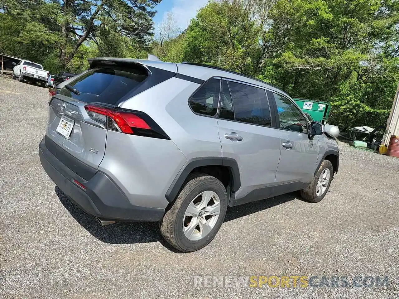 4 Photograph of a damaged car 2T3W1RFVXMW137348 TOYOTA RAV4 2021