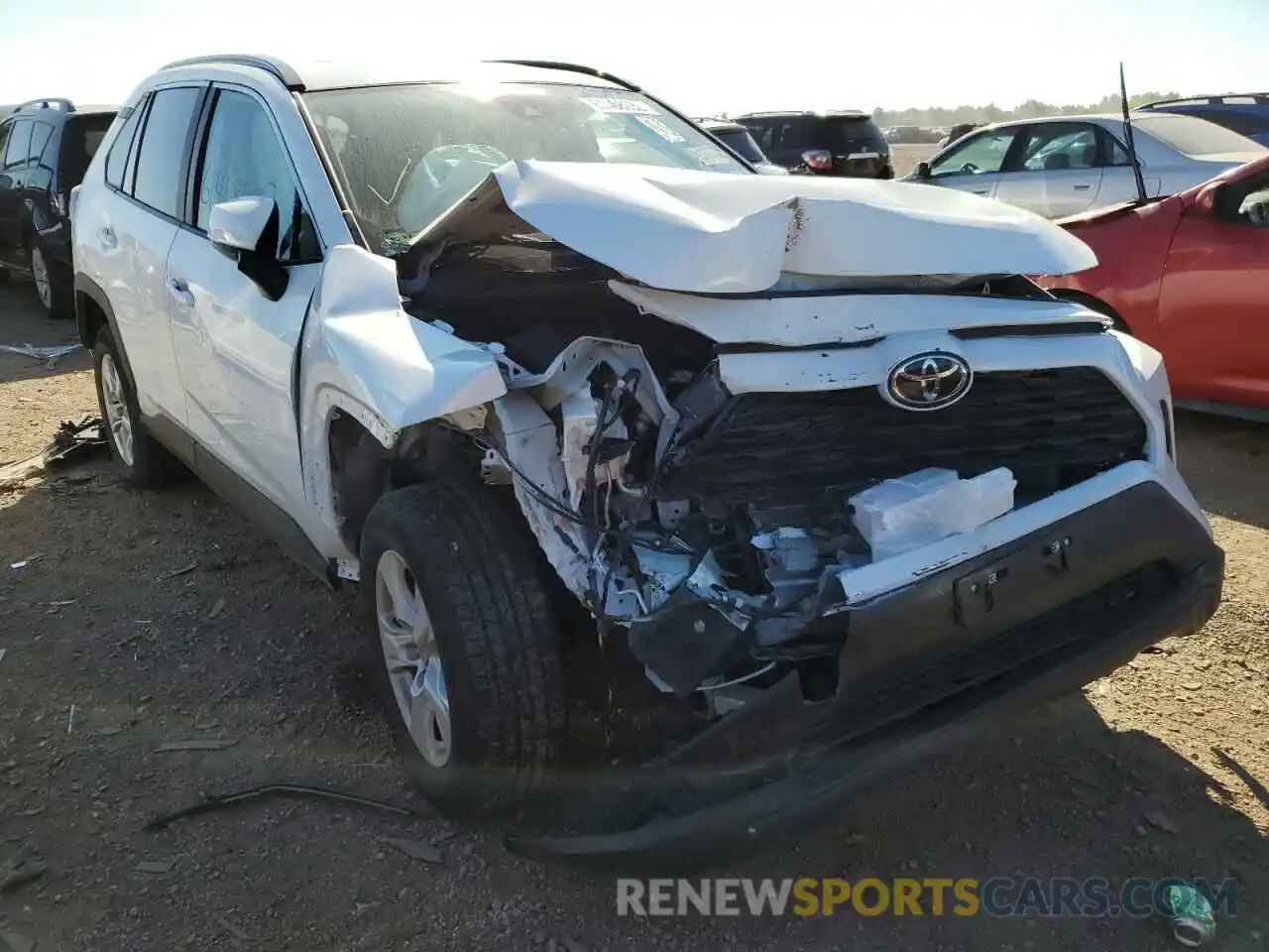 1 Photograph of a damaged car 2T3W1RFVXMW161830 TOYOTA RAV4 2021