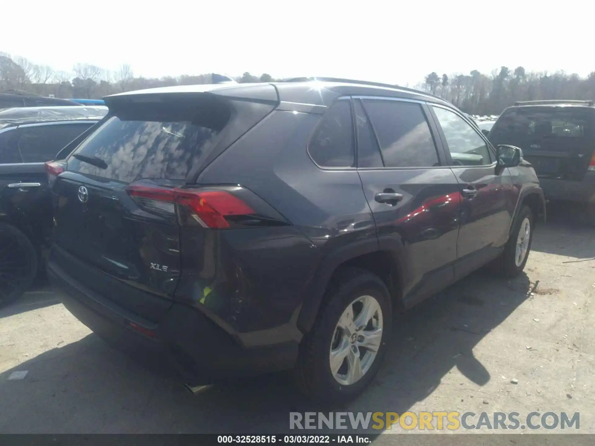 4 Photograph of a damaged car 2T3W1RFVXMW172925 TOYOTA RAV4 2021