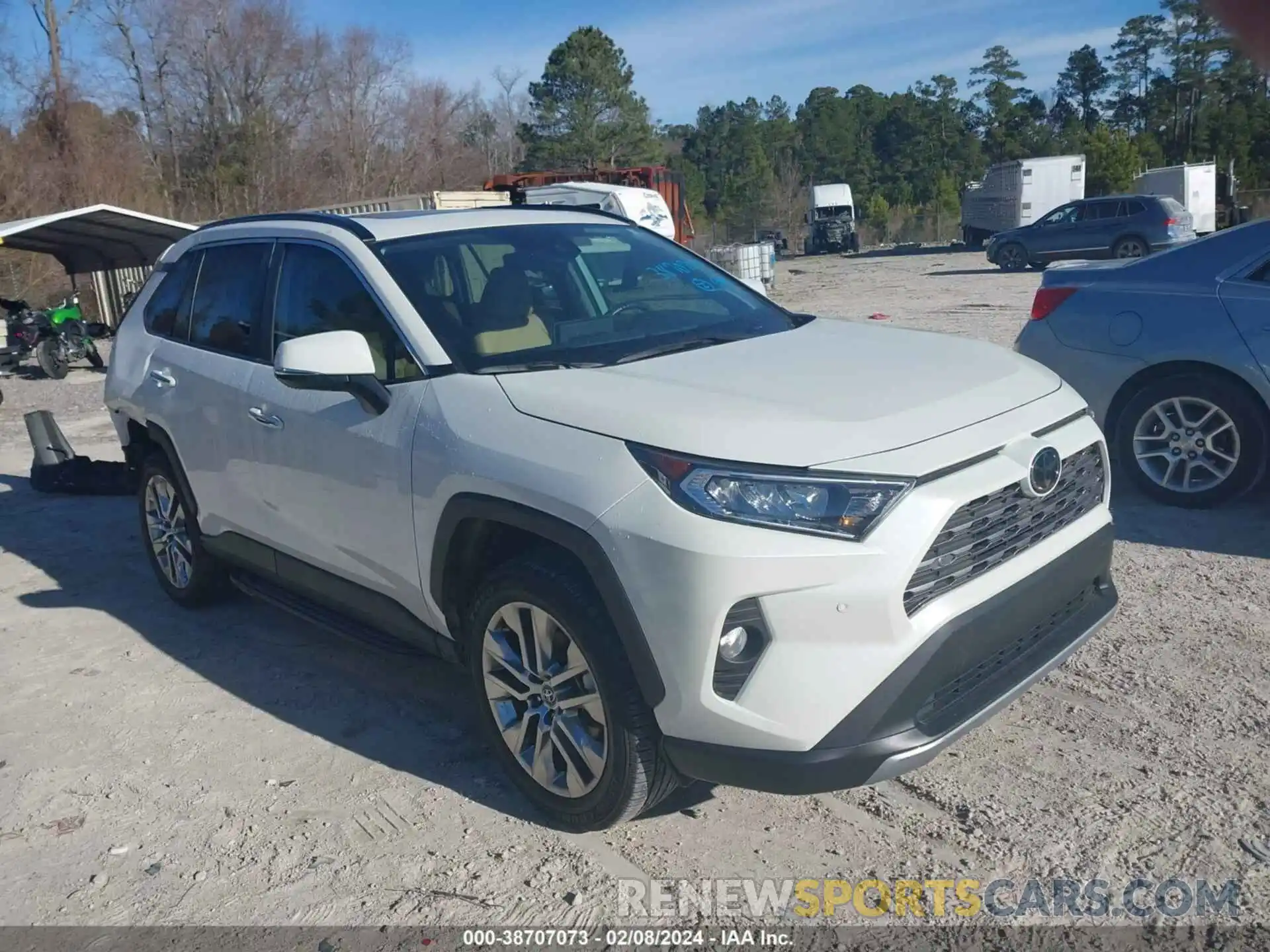 1 Photograph of a damaged car 2T3Y1RFV0MW123936 TOYOTA RAV4 2021