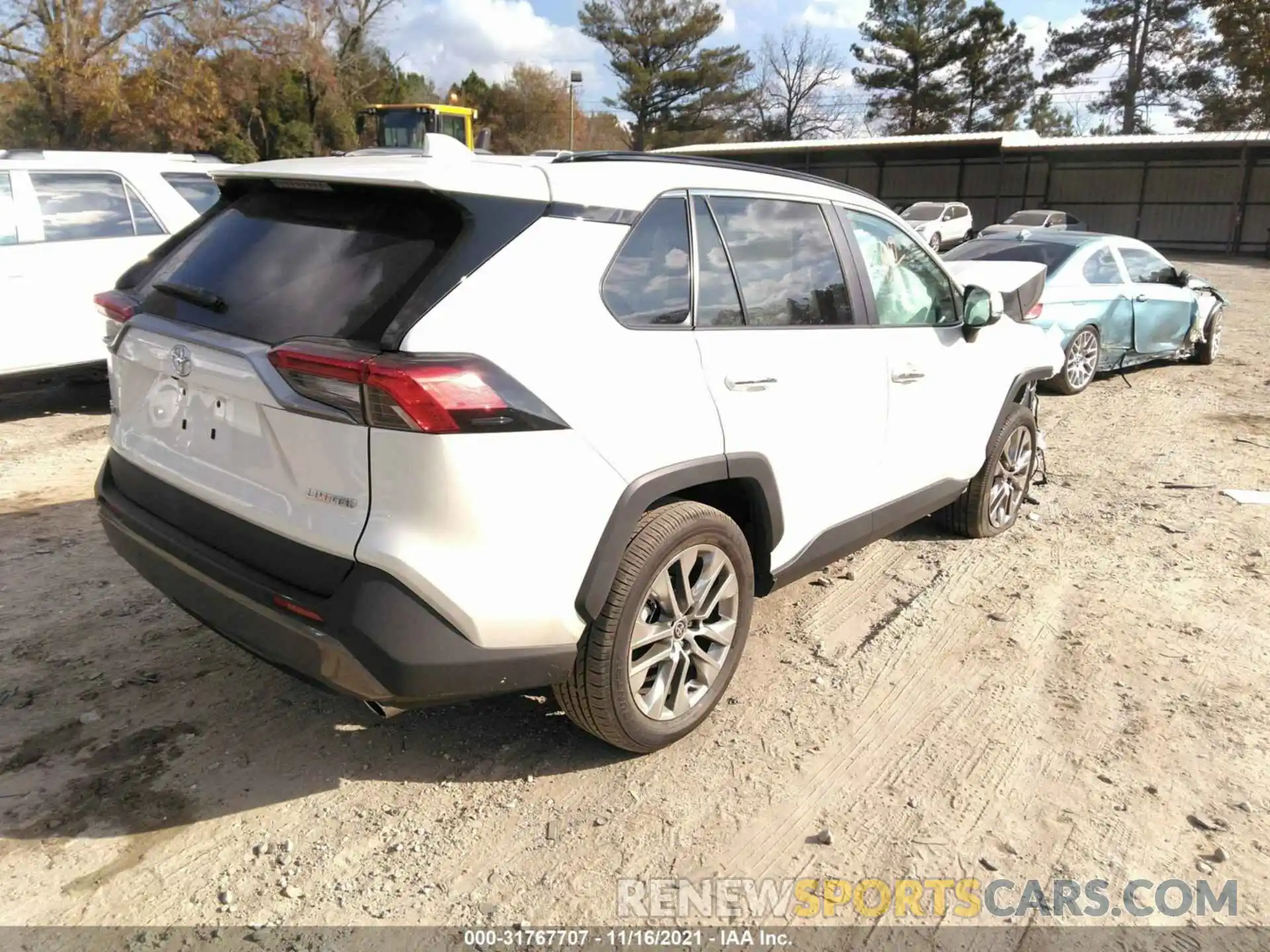 4 Photograph of a damaged car 2T3Y1RFV1MW155634 TOYOTA RAV4 2021