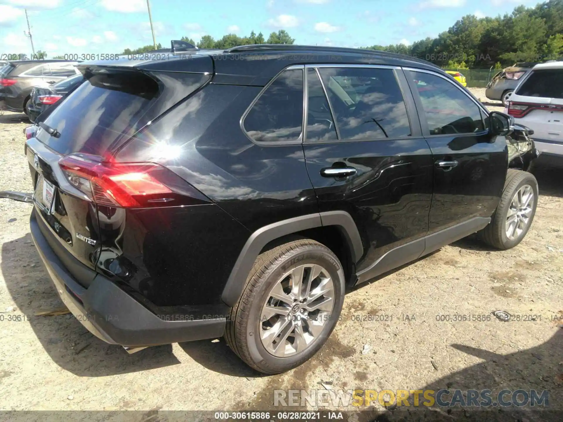 4 Photograph of a damaged car 2T3Y1RFV3MC139663 TOYOTA RAV4 2021