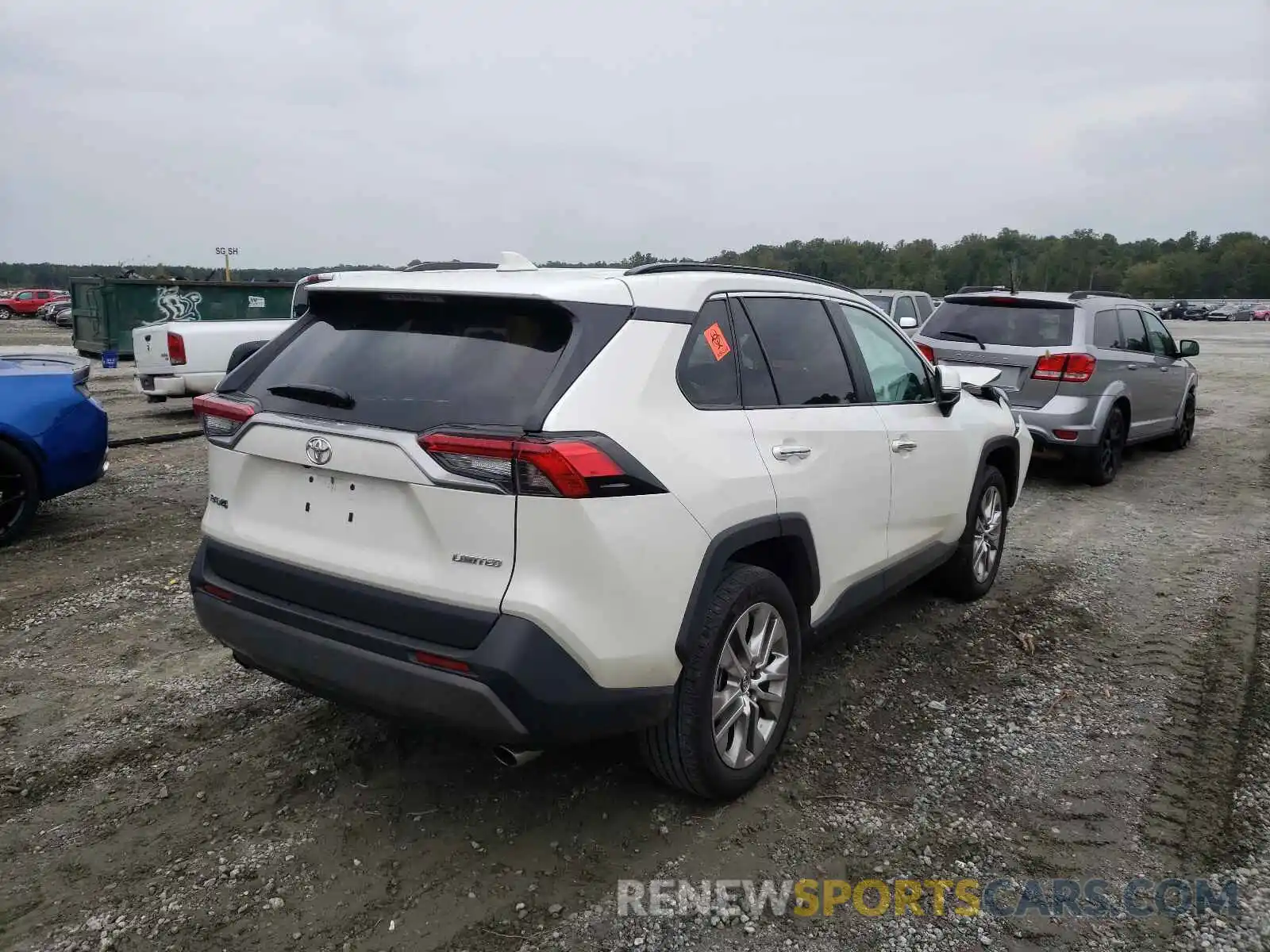 4 Photograph of a damaged car 2T3Y1RFV4MW123146 TOYOTA RAV4 2021