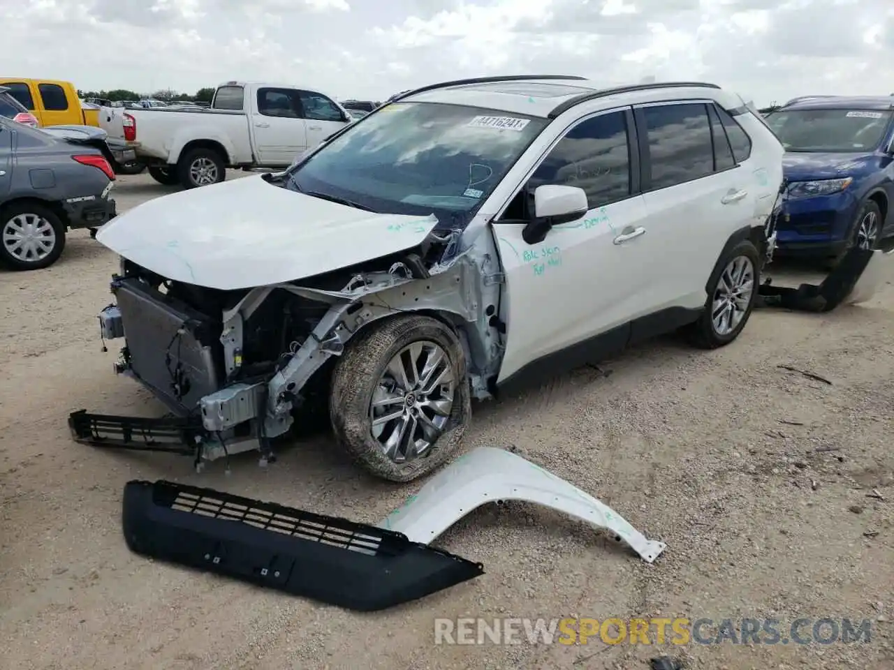 2 Photograph of a damaged car 2T3Y1RFV5MW133605 TOYOTA RAV4 2021