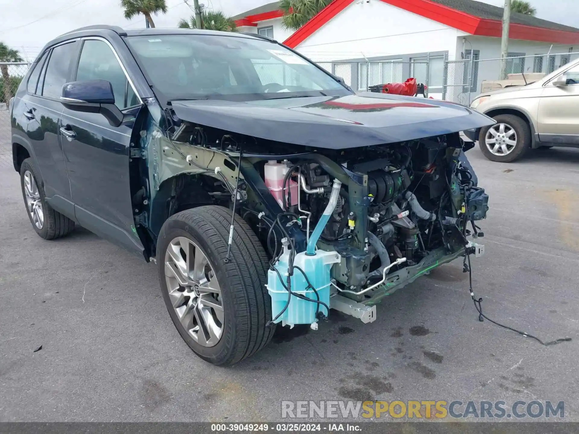 18 Photograph of a damaged car 2T3Y1RFV7MW159963 TOYOTA RAV4 2021