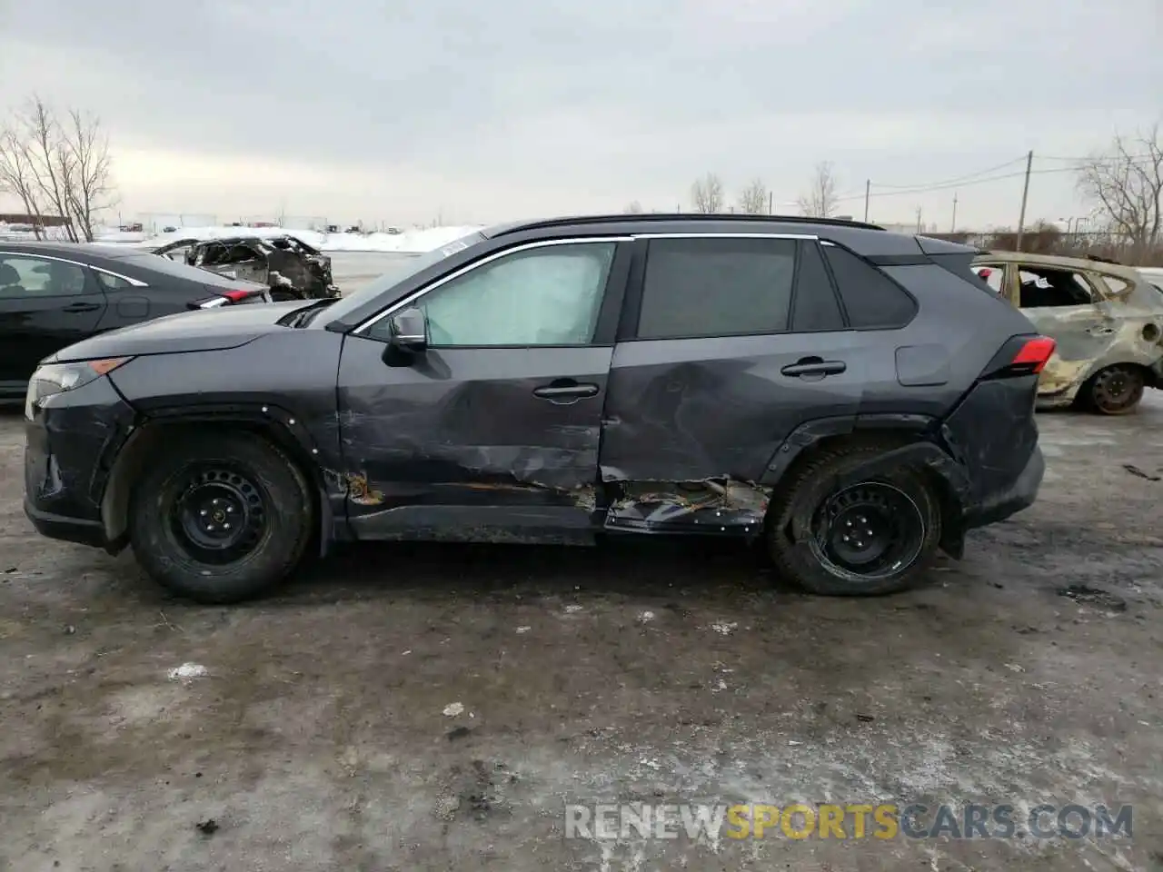 9 Photograph of a damaged car 2T3Z1RFV5MW153714 TOYOTA RAV4 2021