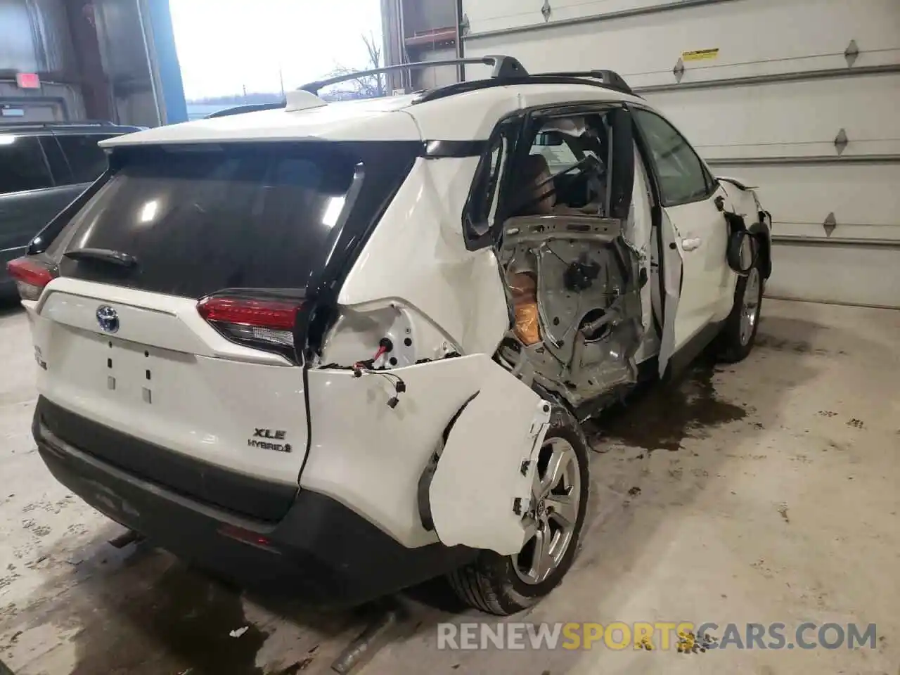 4 Photograph of a damaged car 4T3B6RFV2MU018080 TOYOTA RAV4 2021