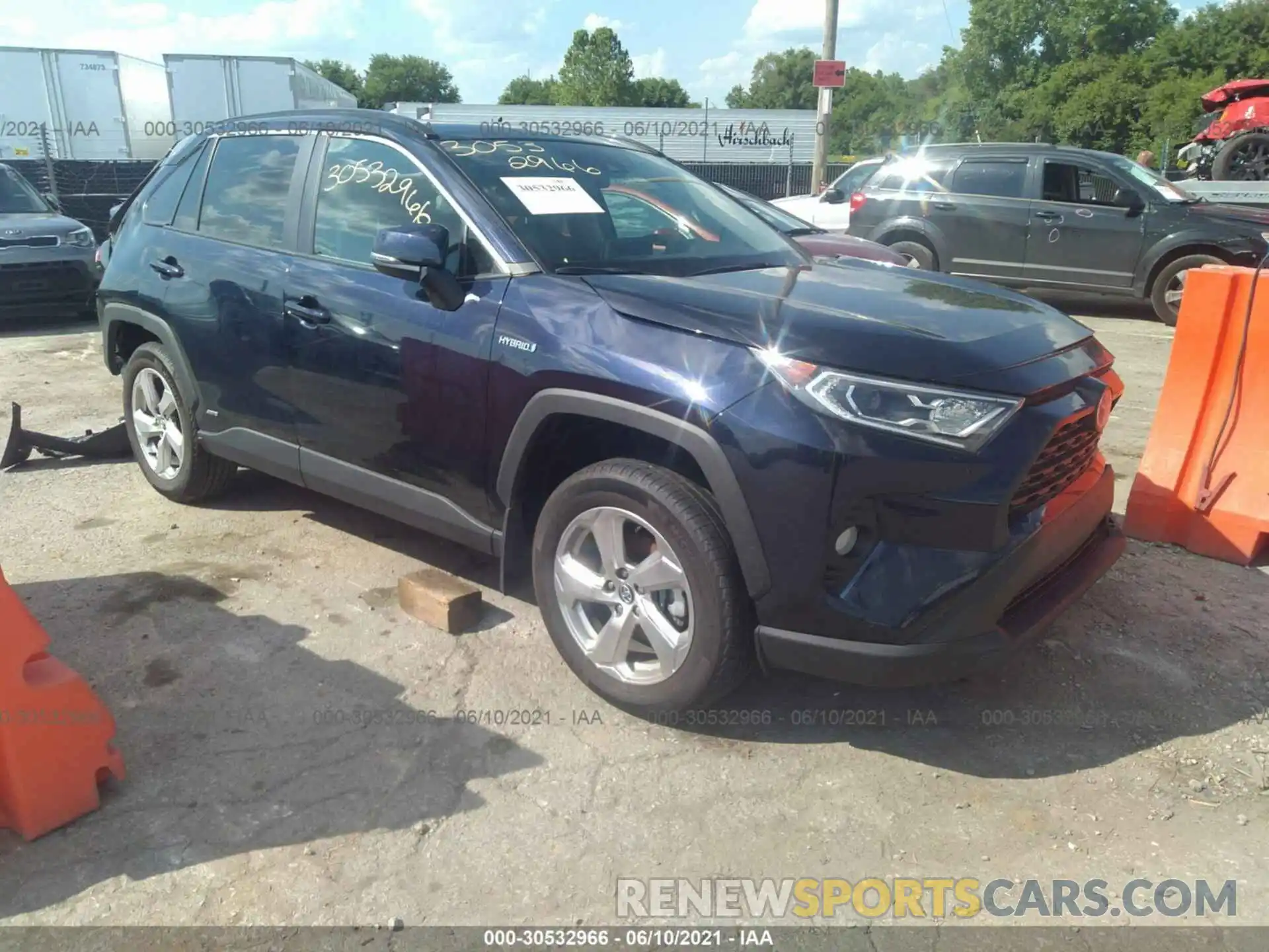 1 Photograph of a damaged car 4T3B6RFV2MU018466 TOYOTA RAV4 2021