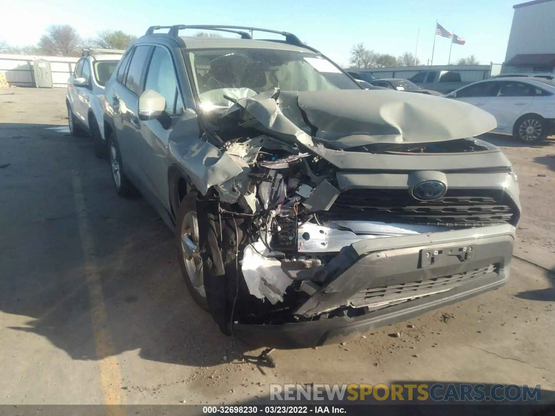 1 Photograph of a damaged car 4T3B6RFV2MU034313 TOYOTA RAV4 2021