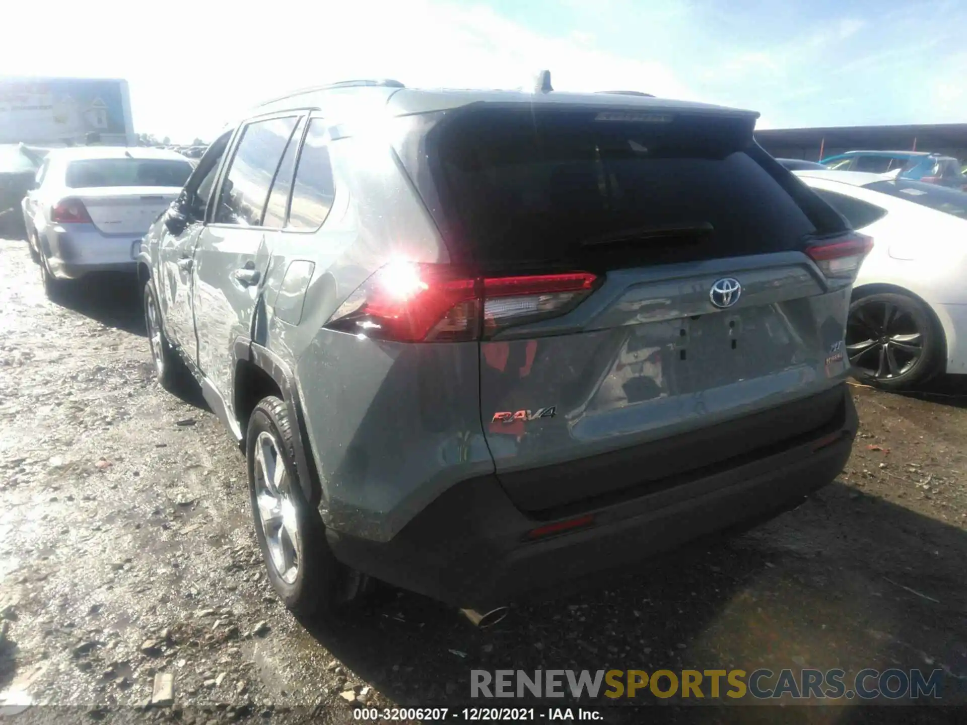 3 Photograph of a damaged car 4T3B6RFV2MU035252 TOYOTA RAV4 2021