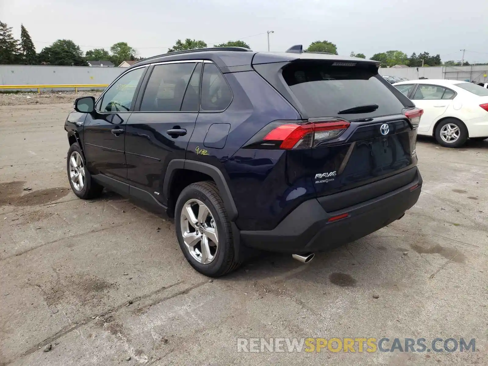 3 Photograph of a damaged car 4T3B6RFV2MU045313 TOYOTA RAV4 2021