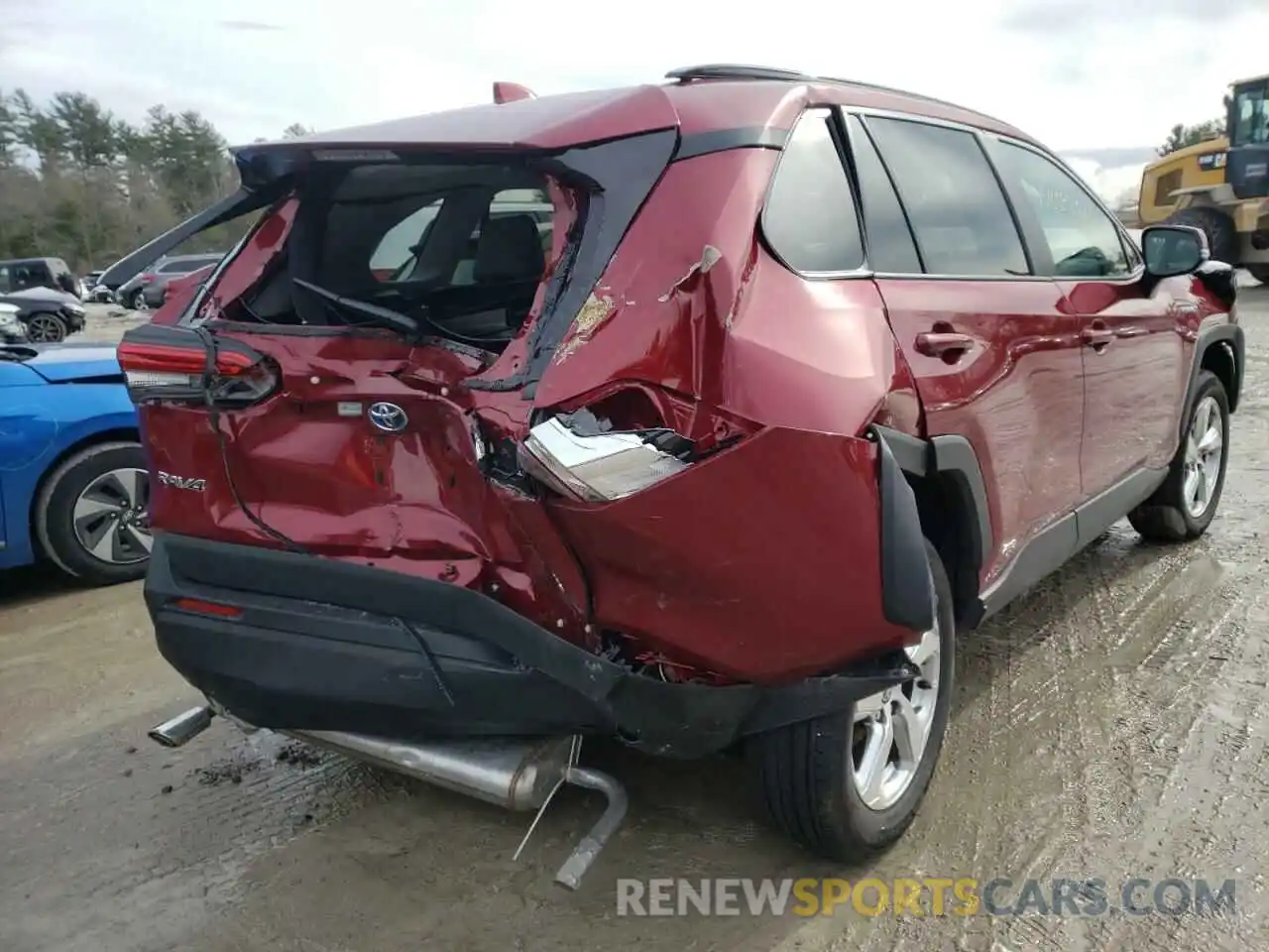 4 Photograph of a damaged car 4T3B6RFV3MU045899 TOYOTA RAV4 2021