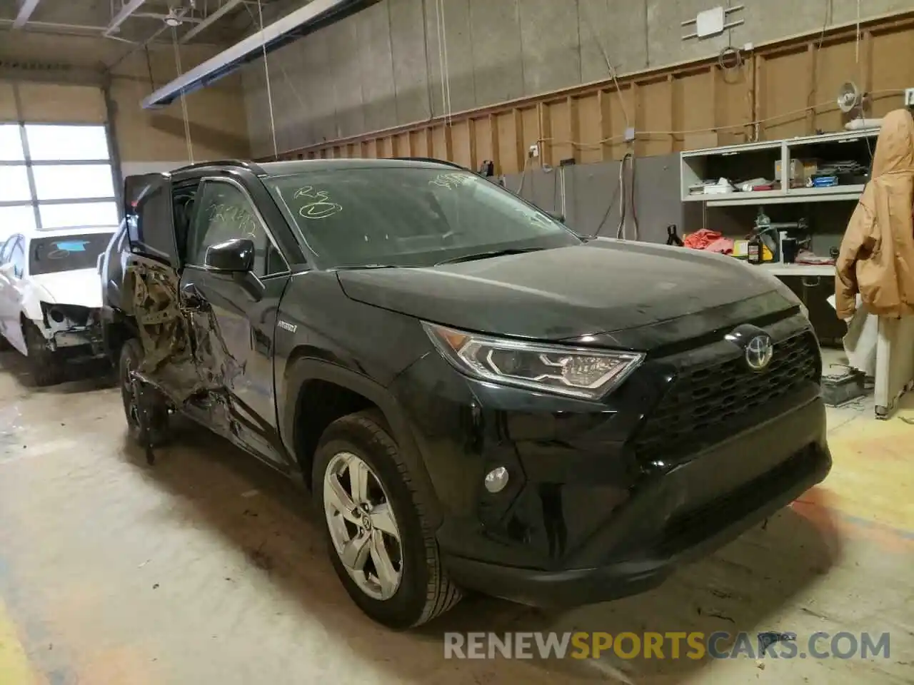 1 Photograph of a damaged car 4T3B6RFV3MU046633 TOYOTA RAV4 2021