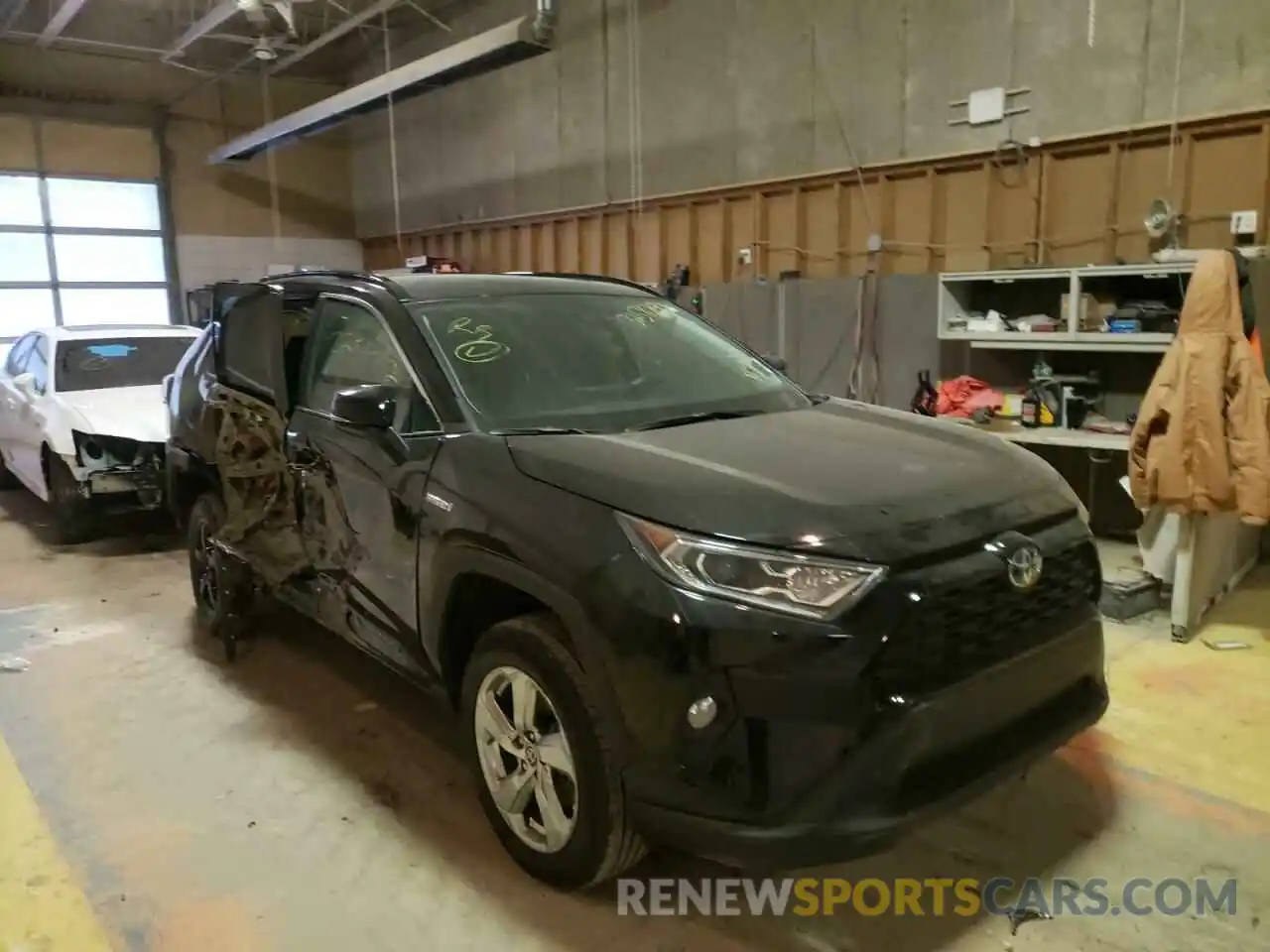 9 Photograph of a damaged car 4T3B6RFV3MU046633 TOYOTA RAV4 2021