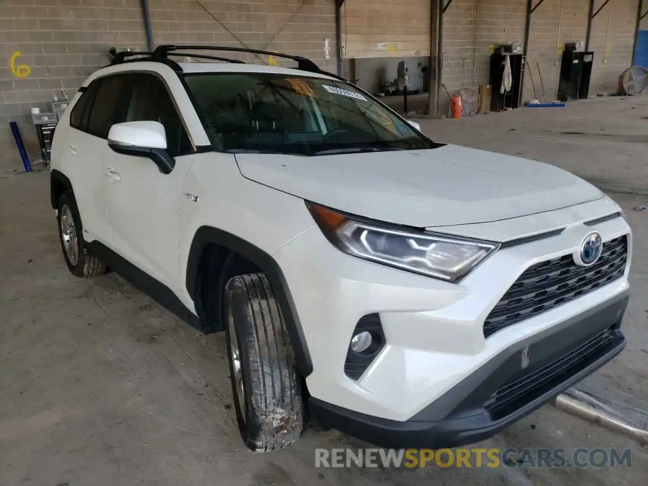 1 Photograph of a damaged car 4T3B6RFV3MU063996 TOYOTA RAV4 2021