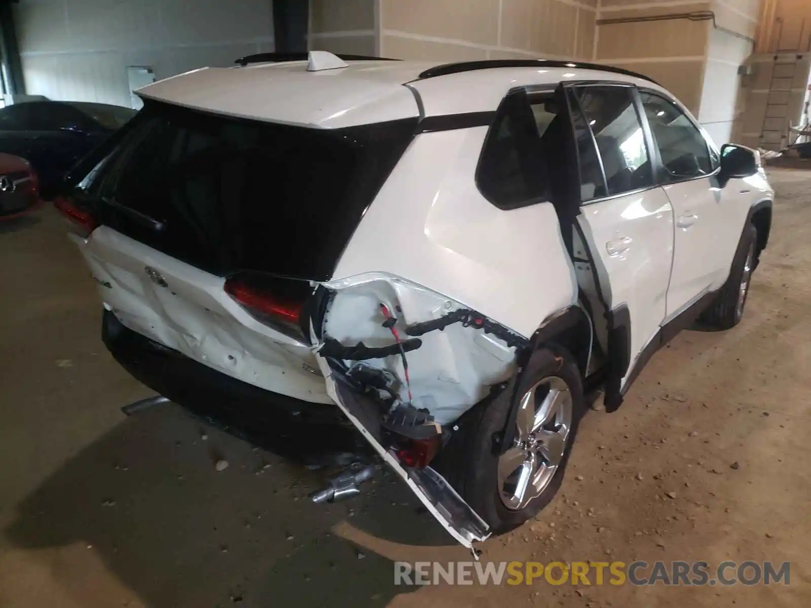 4 Photograph of a damaged car 4T3B6RFV4MU024950 TOYOTA RAV4 2021