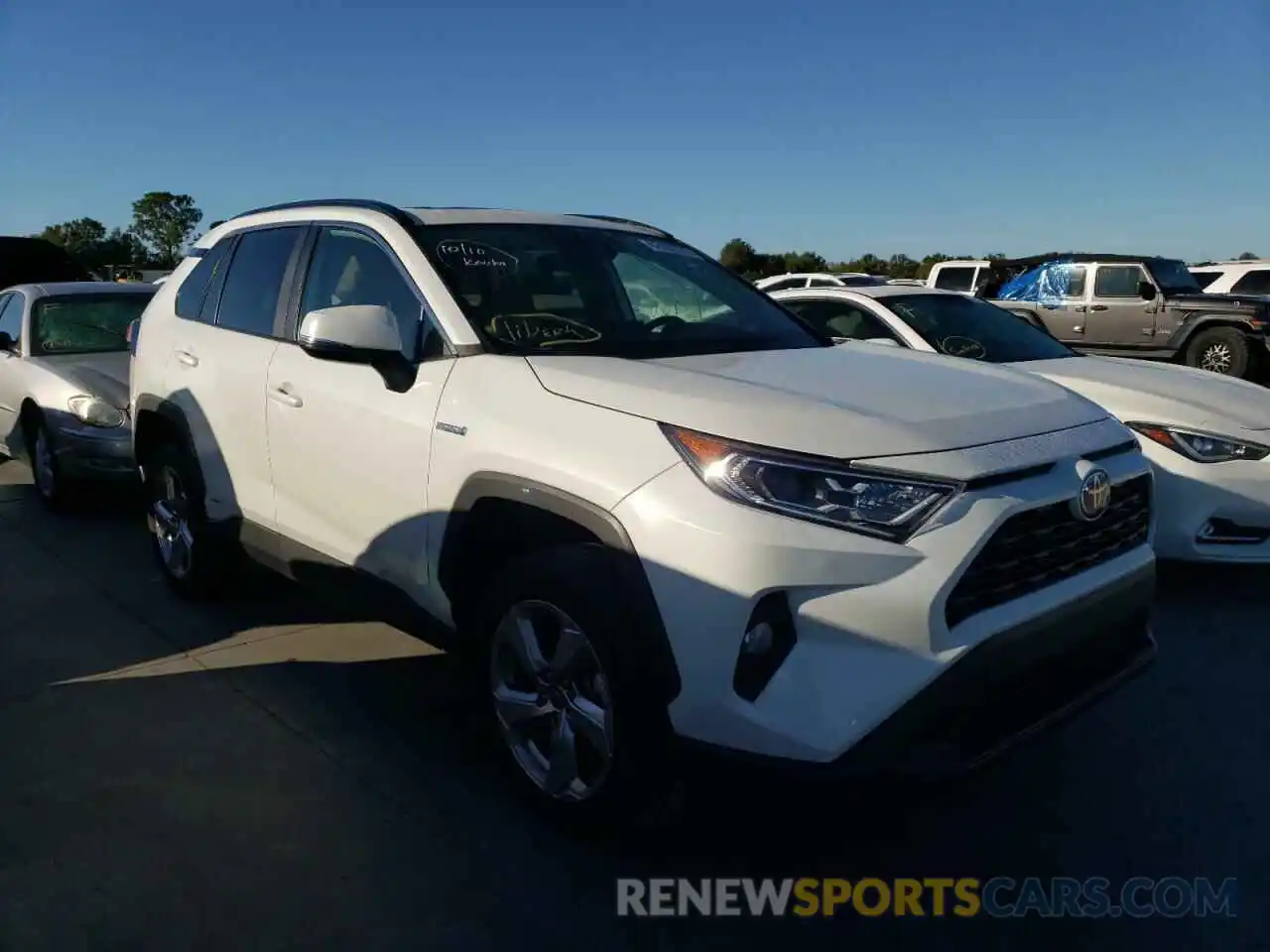 1 Photograph of a damaged car 4T3B6RFV4MU062470 TOYOTA RAV4 2021