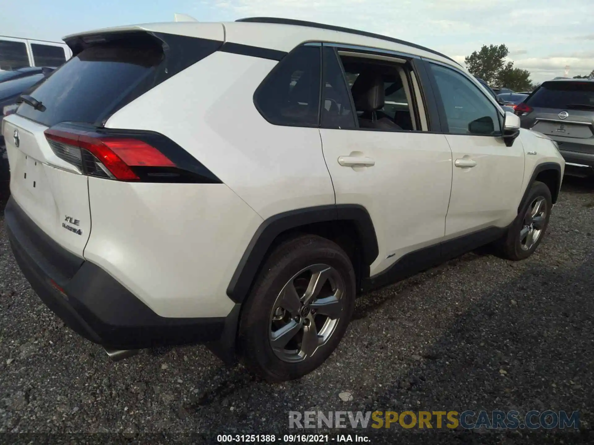 4 Photograph of a damaged car 4T3B6RFV5MU045080 TOYOTA RAV4 2021