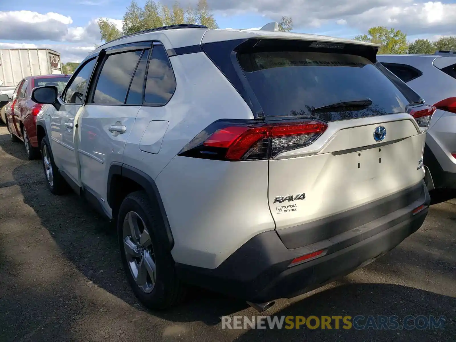 3 Photograph of a damaged car 4T3B6RFV6MU029843 TOYOTA RAV4 2021