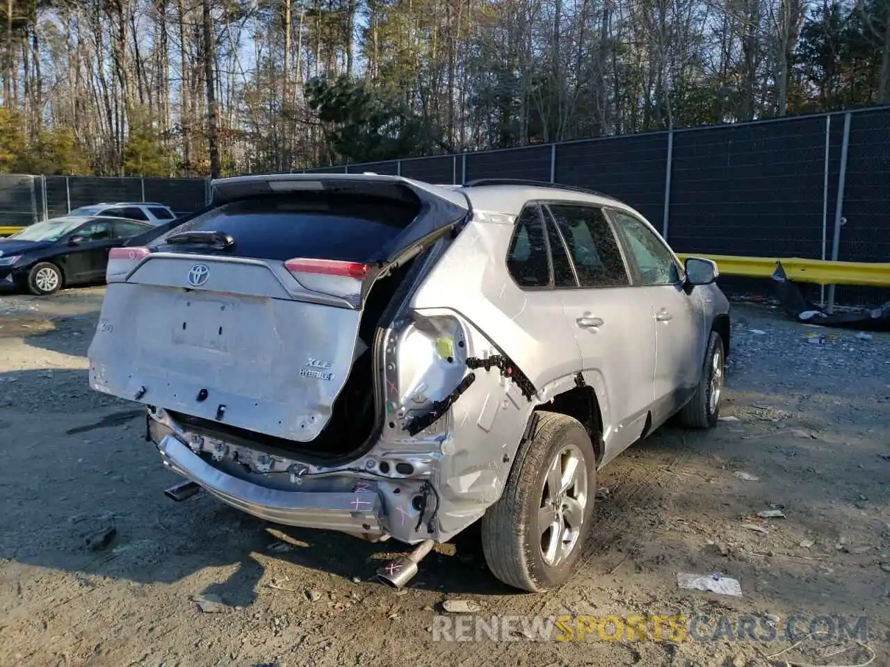 4 Photograph of a damaged car 4T3B6RFV6MU041037 TOYOTA RAV4 2021