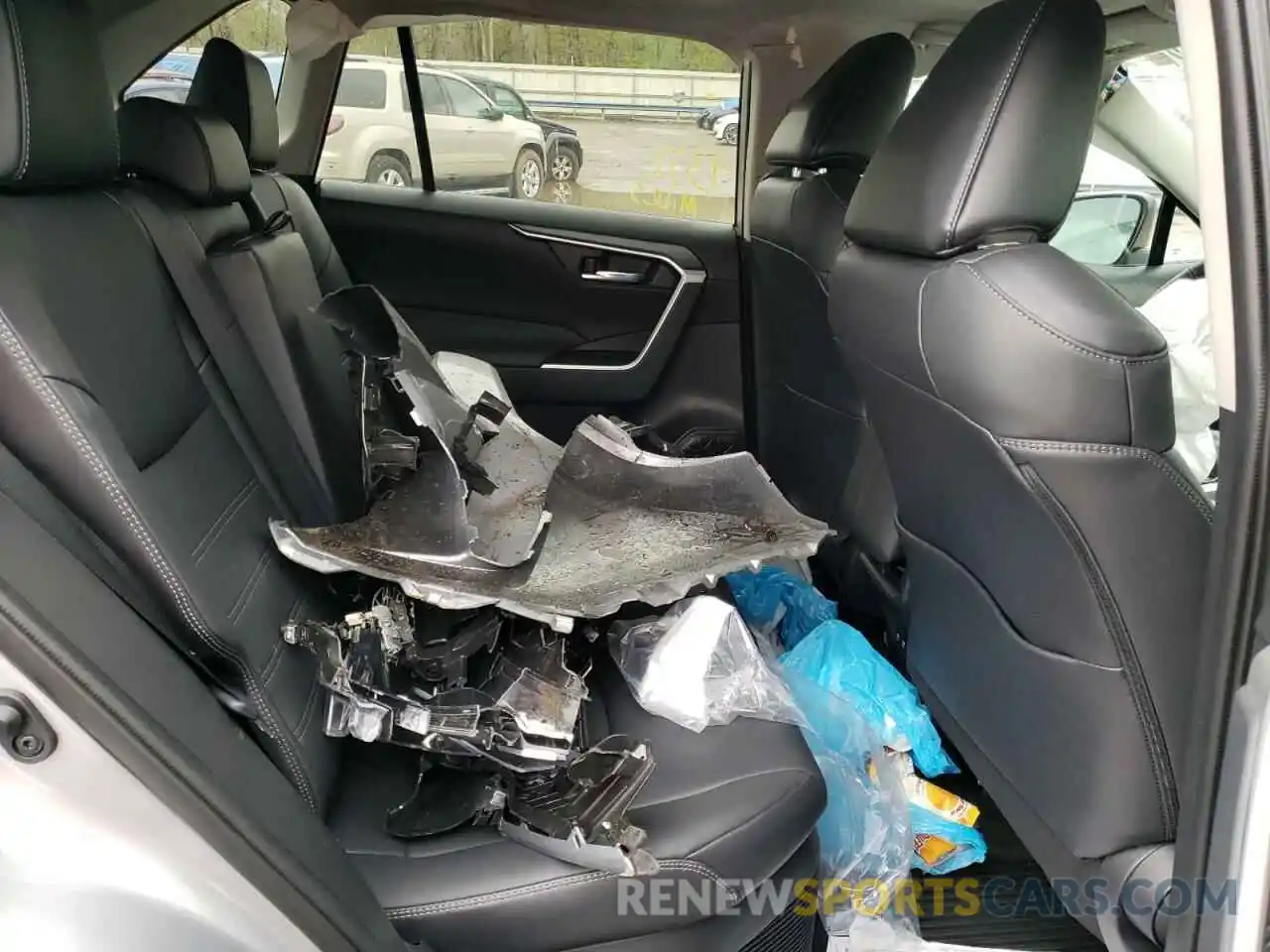 6 Photograph of a damaged car 4T3B6RFV6MU046724 TOYOTA RAV4 2021