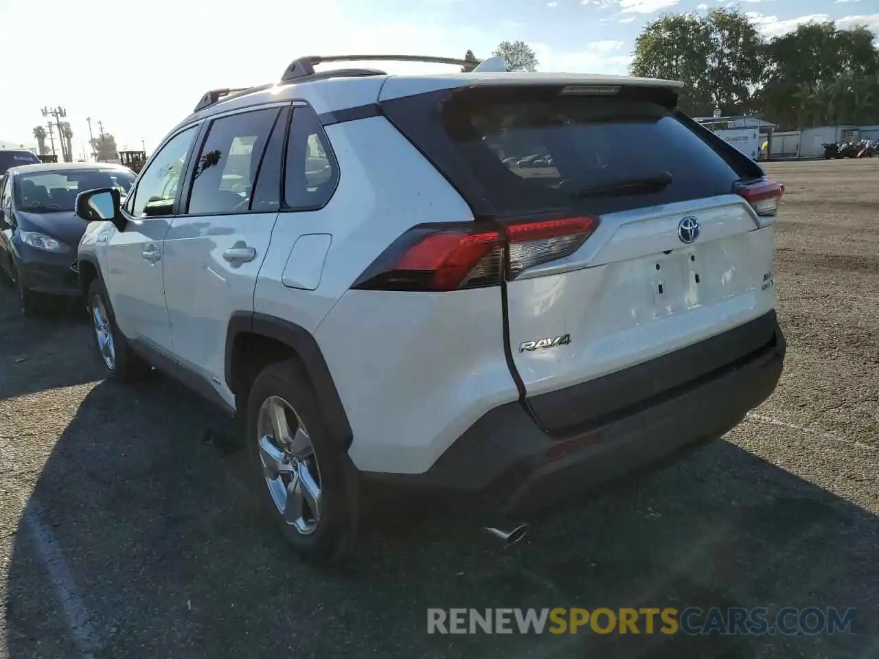 3 Photograph of a damaged car 4T3B6RFV7MU021637 TOYOTA RAV4 2021