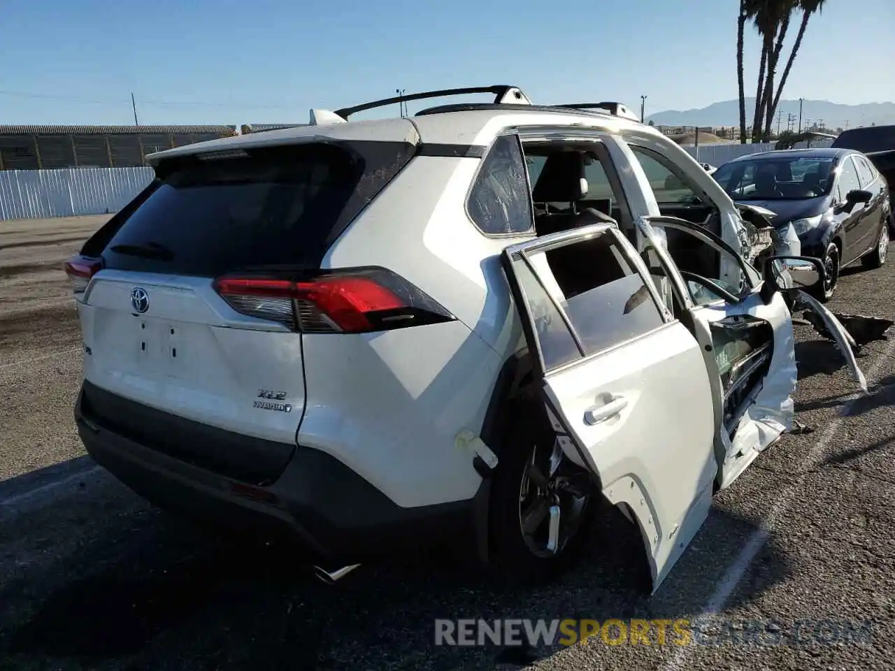 4 Photograph of a damaged car 4T3B6RFV7MU021637 TOYOTA RAV4 2021