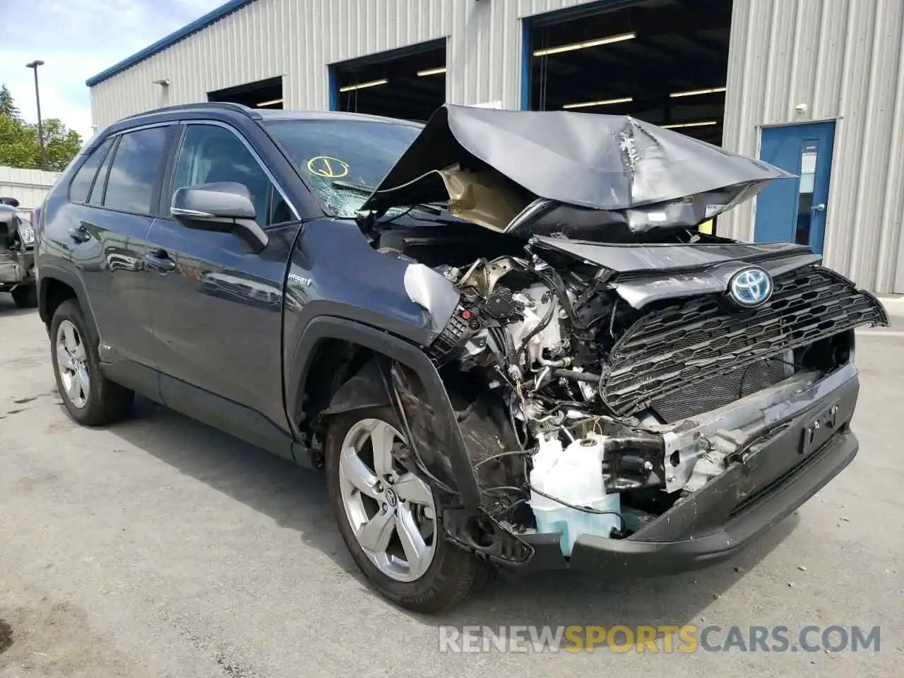 1 Photograph of a damaged car 4T3B6RFV8MU027284 TOYOTA RAV4 2021