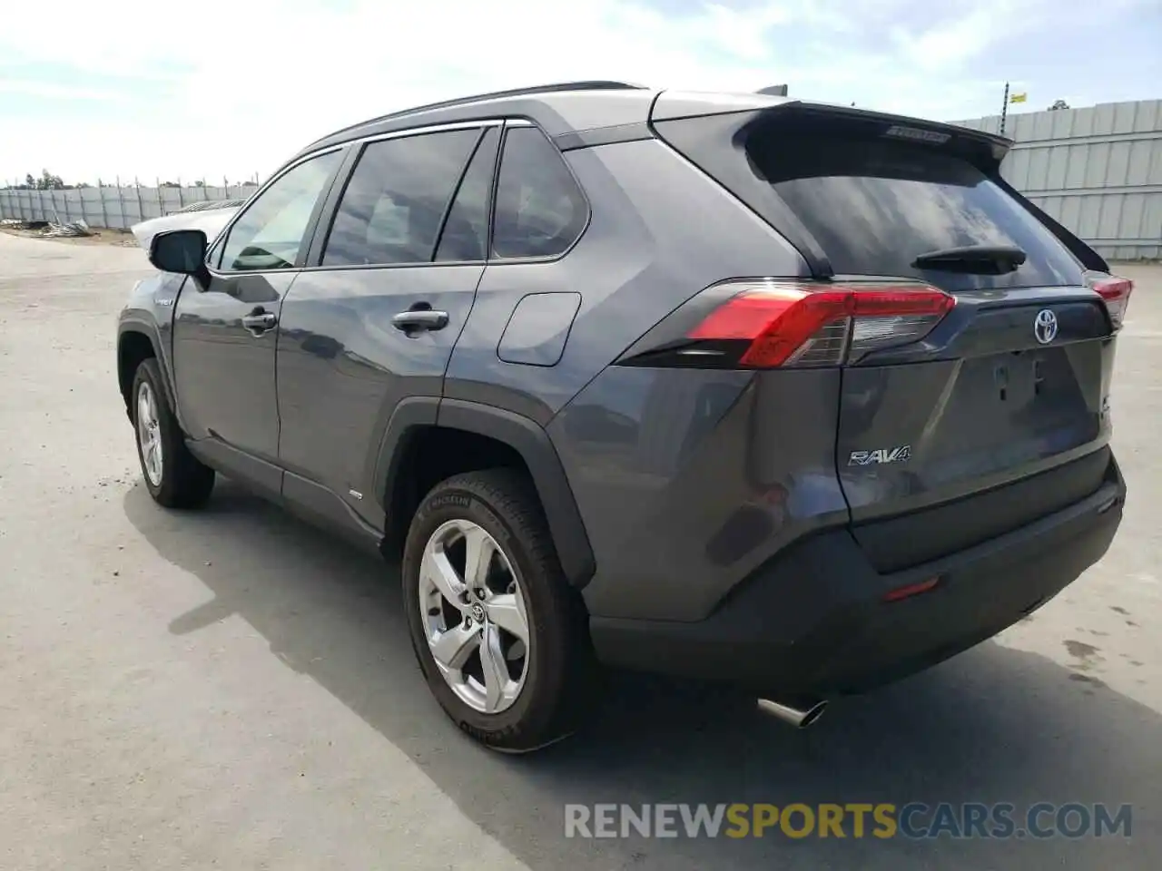 3 Photograph of a damaged car 4T3B6RFV8MU027284 TOYOTA RAV4 2021