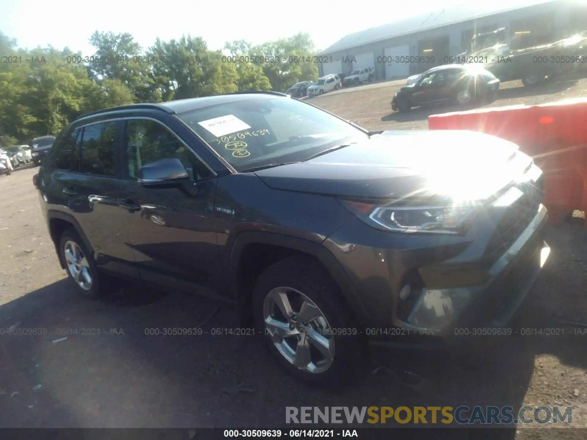 1 Photograph of a damaged car 4T3B6RFV8MU035319 TOYOTA RAV4 2021