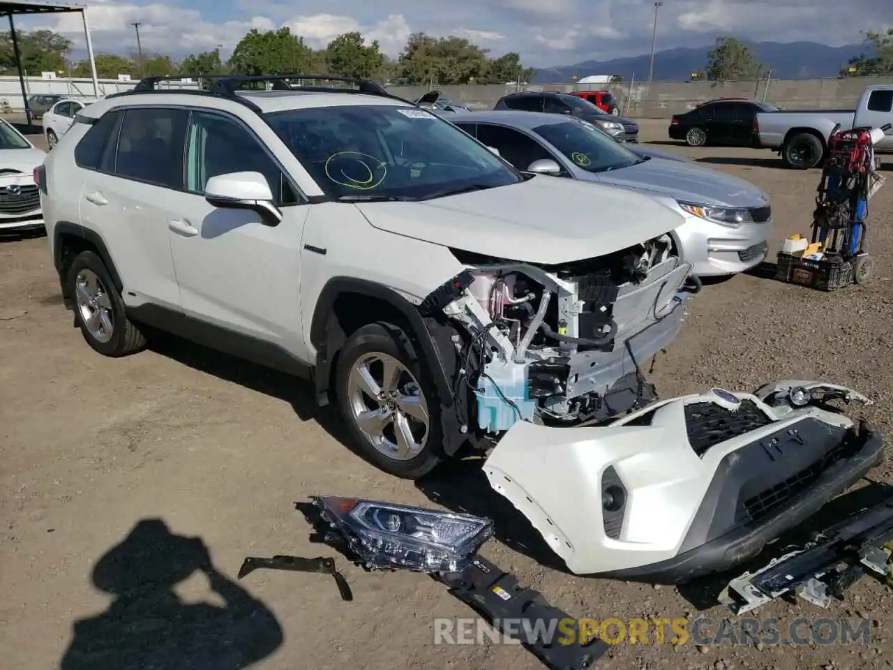 1 Photograph of a damaged car 4T3B6RFV8MU047082 TOYOTA RAV4 2021