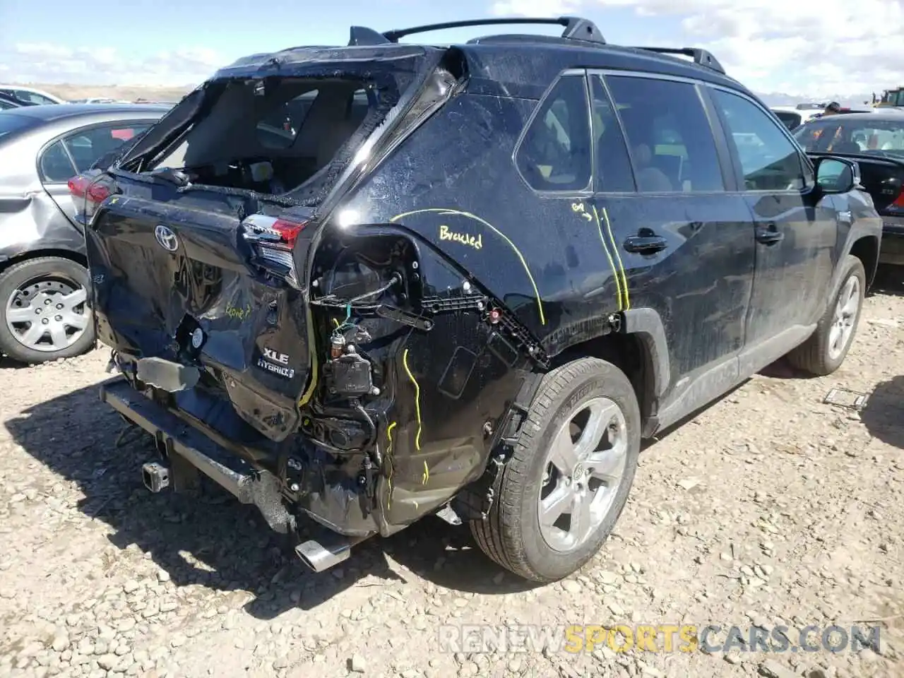 4 Photograph of a damaged car 4T3B6RFV8MU059099 TOYOTA RAV4 2021