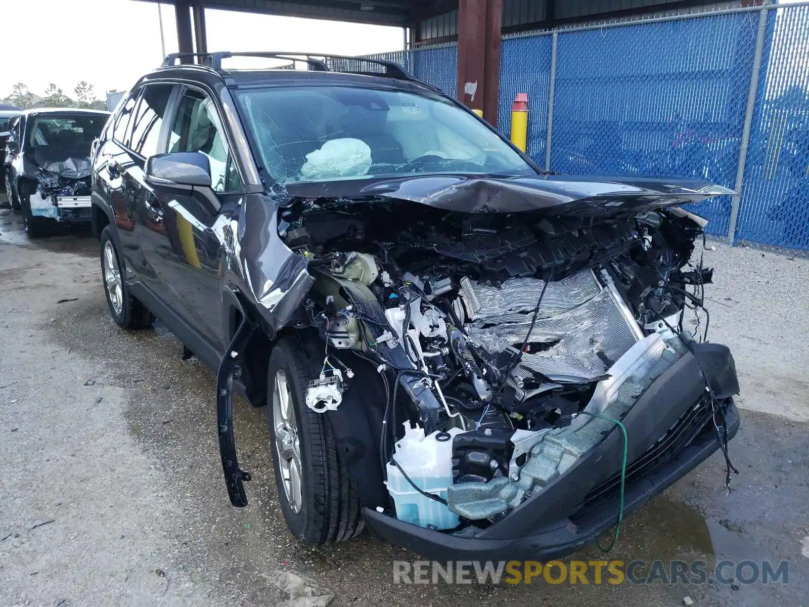 1 Photograph of a damaged car 4T3B6RFV9MU046605 TOYOTA RAV4 2021