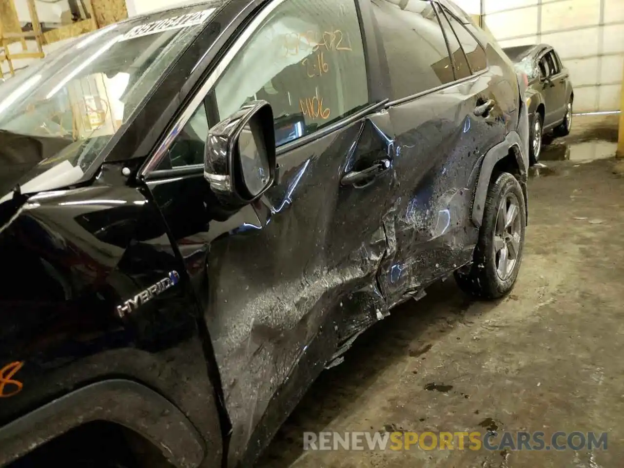 10 Photograph of a damaged car 4T3B6RFVXMU054213 TOYOTA RAV4 2021