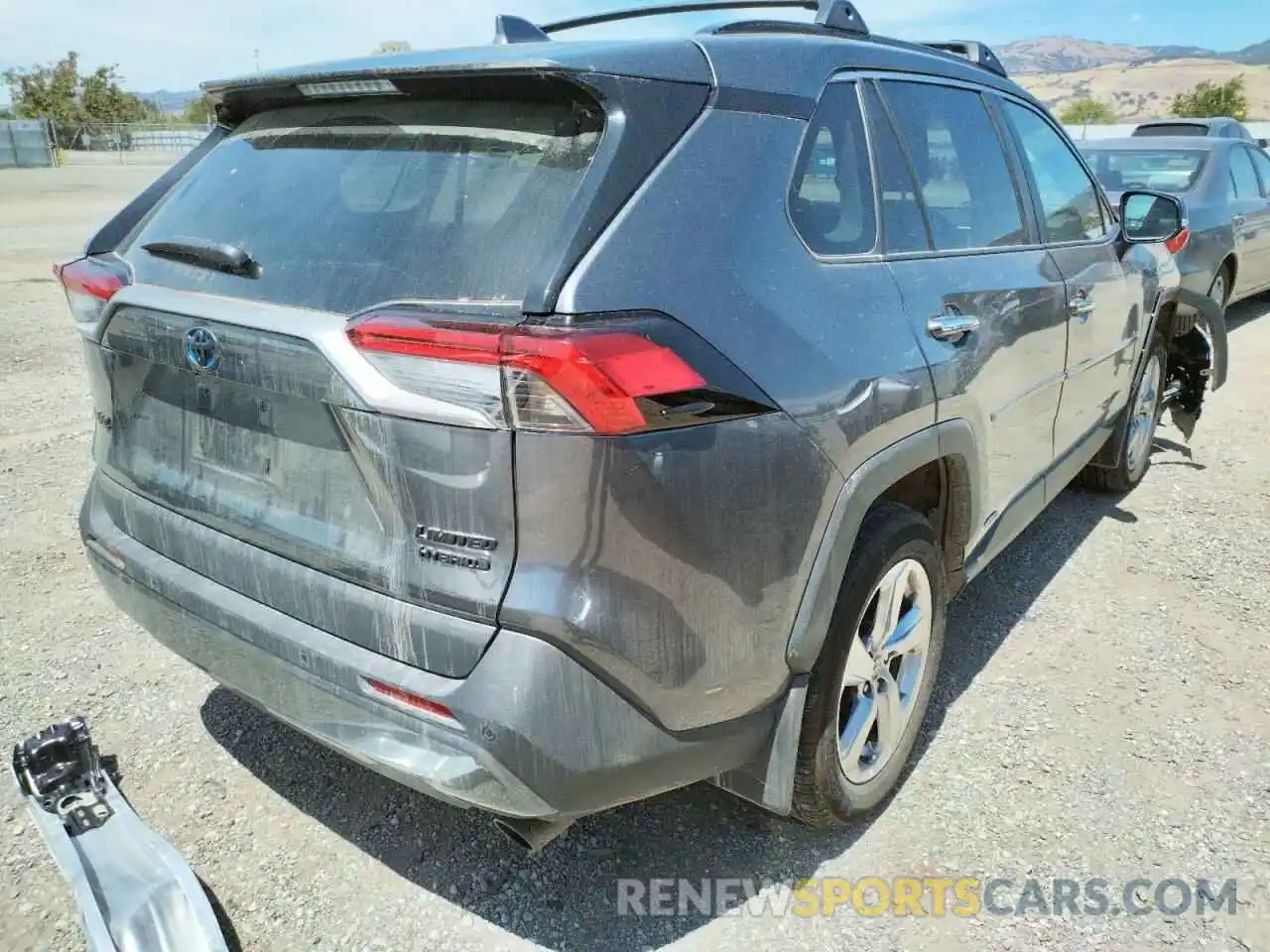 4 Photograph of a damaged car 4T3D6RFV0MU040393 TOYOTA RAV4 2021